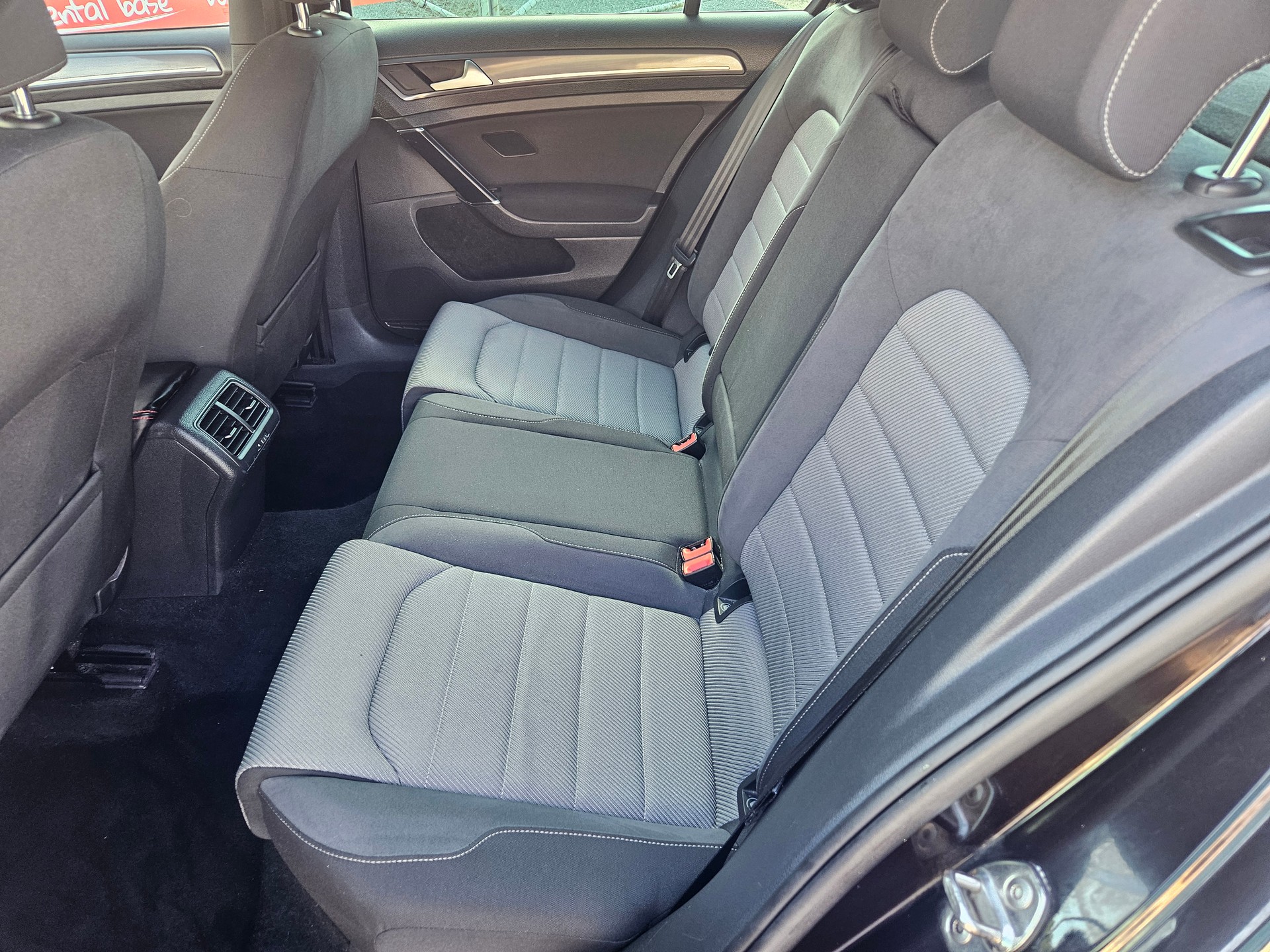 VW Golf 1.2 TSI R-Line Design-image-13