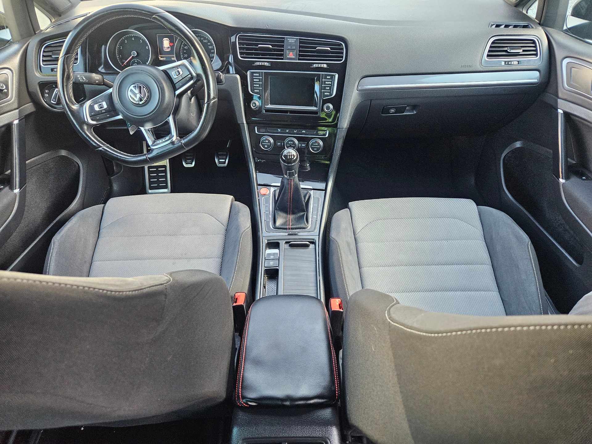 VW Golf 1.2 TSI R-Line Design-image-11