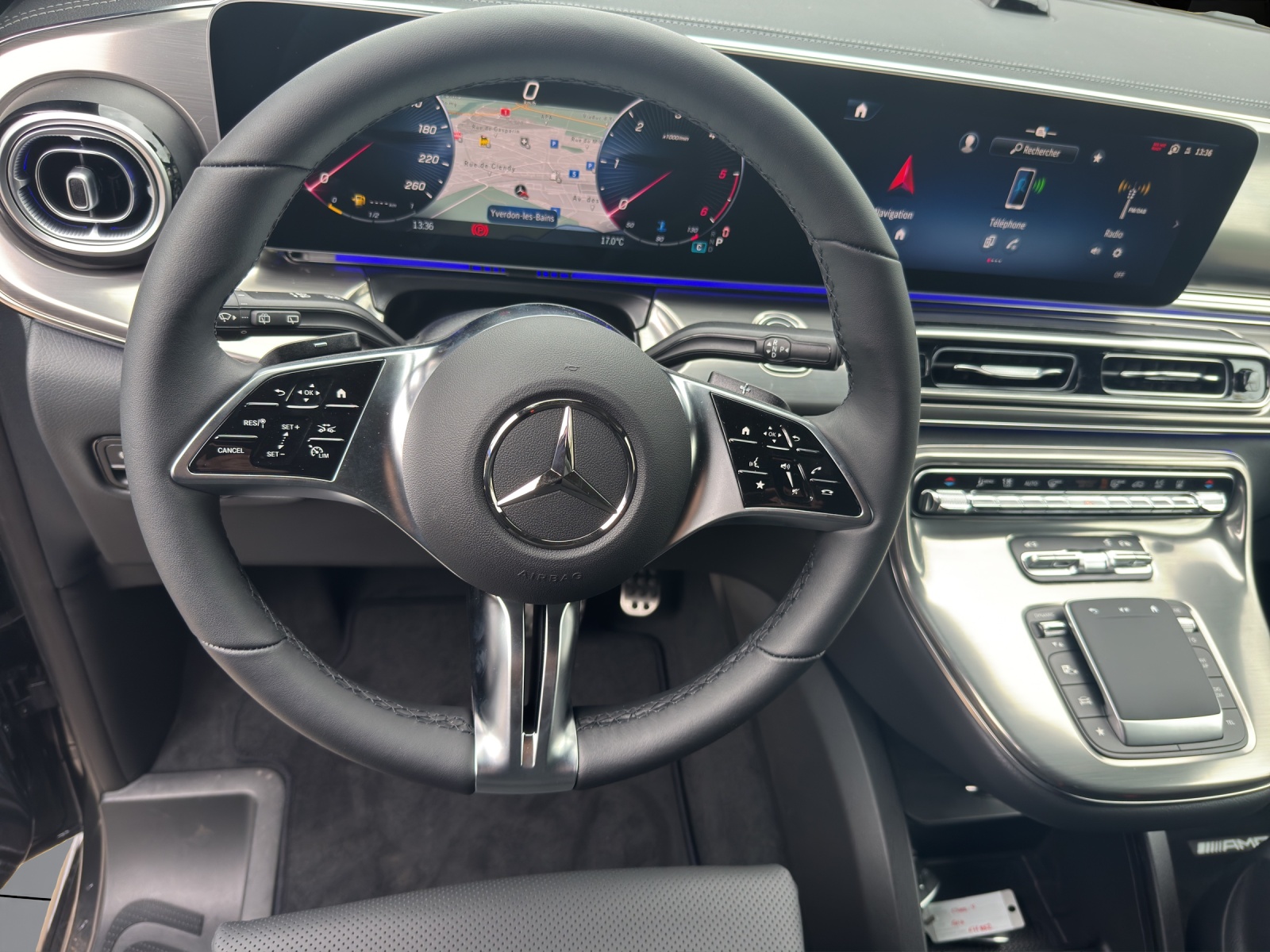 MERCEDES-BENZ V 300 d lang 4Matic Swiss Edition 9G-Tronic-image-10