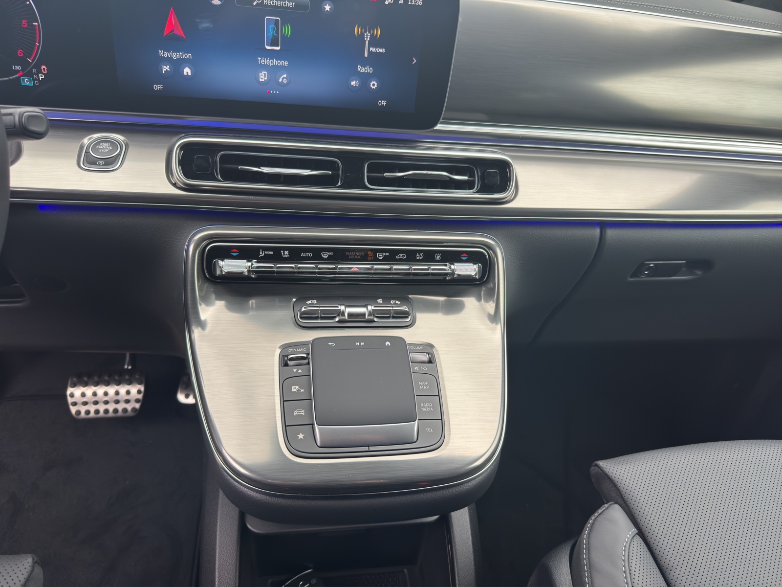 MERCEDES-BENZ V 300 d lang 4Matic Swiss Edition 9G-Tronic-image-11