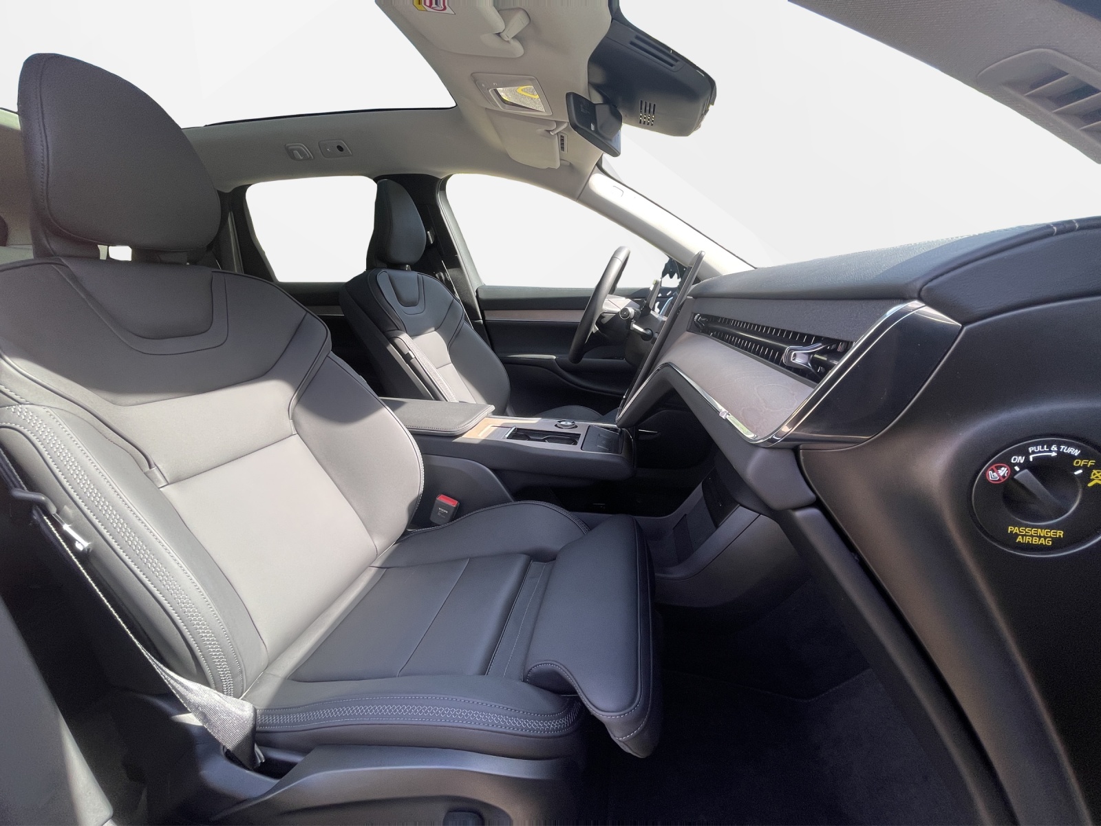 VOLVO EX90 Twin Plus AWD-image-16
