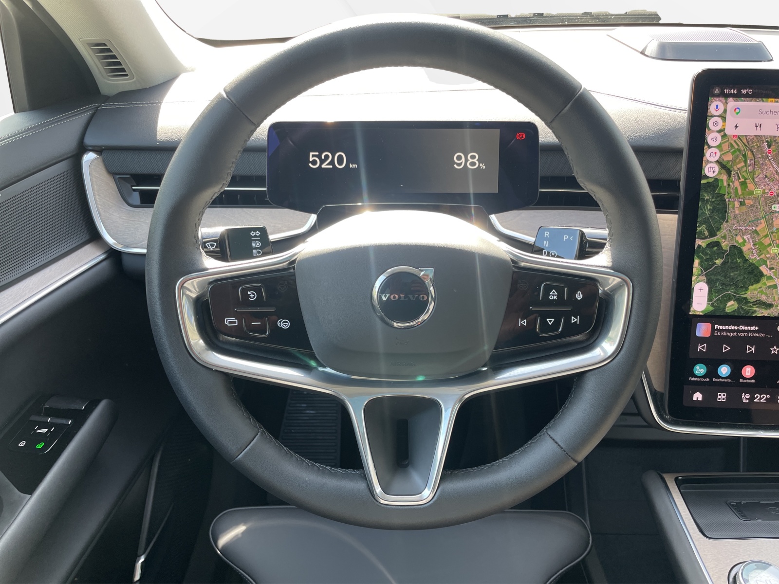 VOLVO EX90 Twin Plus AWD-image-11