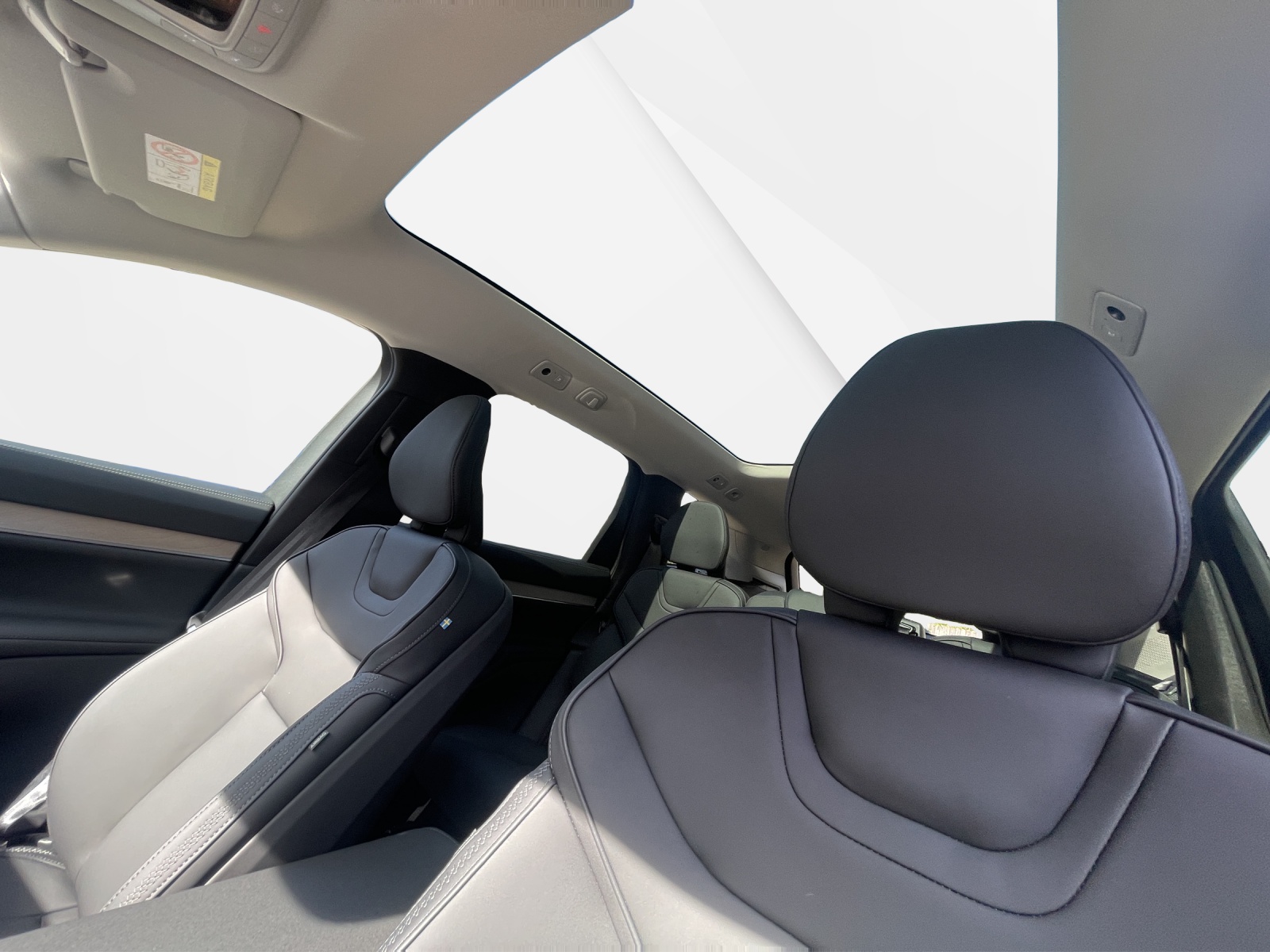 VOLVO EX90 Twin Plus AWD-image-17