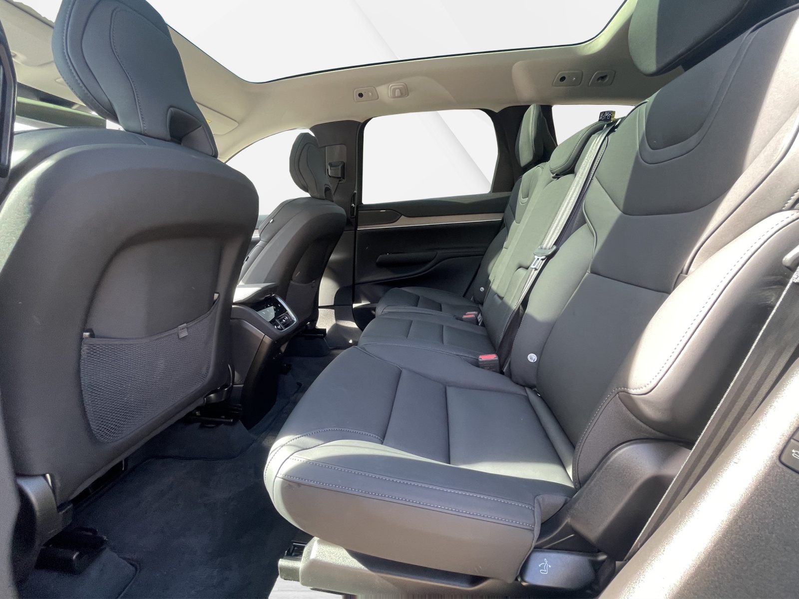 VOLVO EX90 Twin Plus AWD-image-13