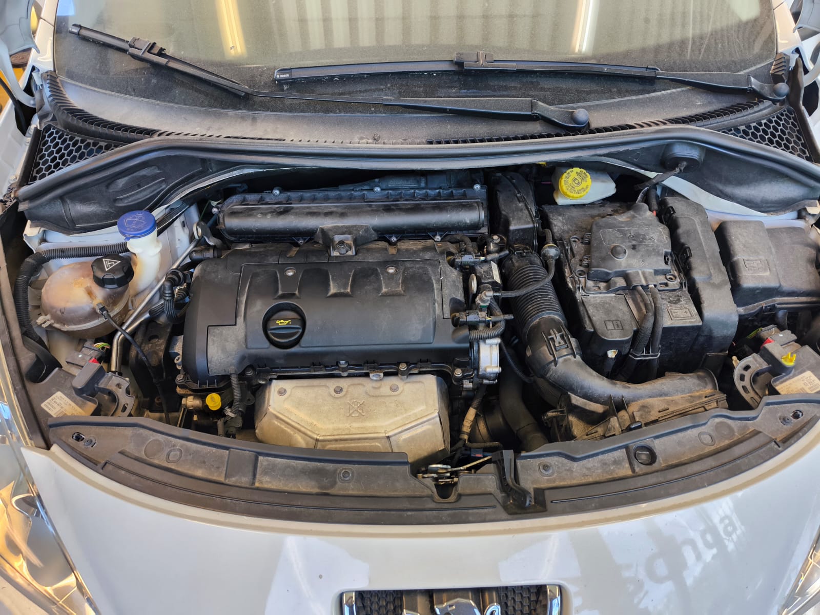 PEUGEOT 207 1.6 16V Allure Automatic-image-10