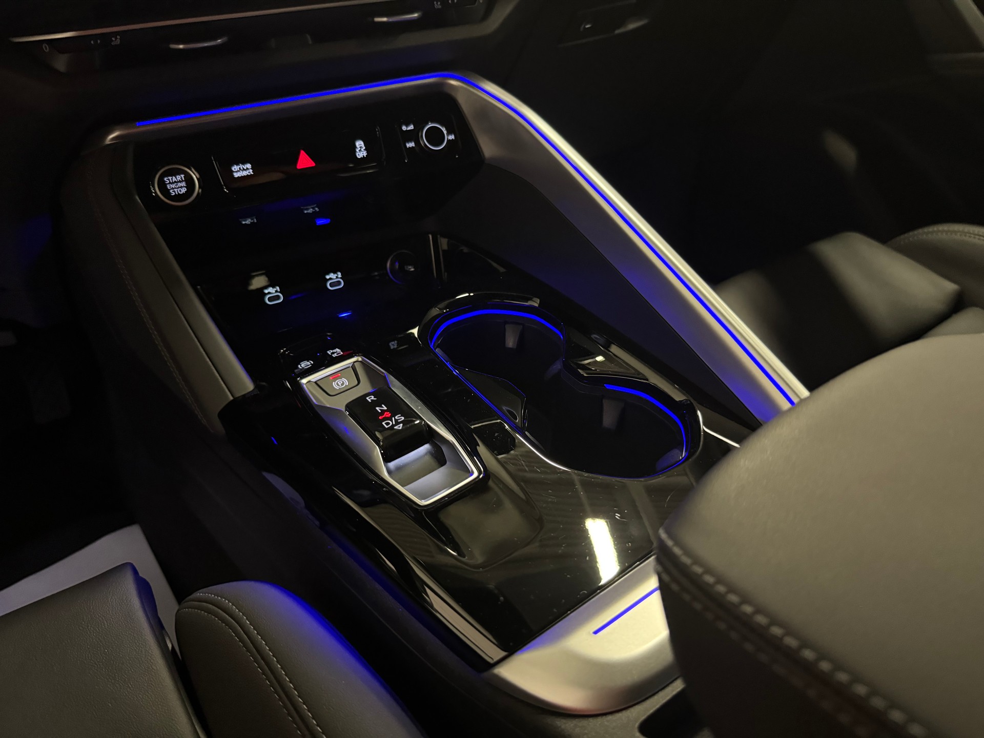 AUDI Q5 TFSI quatto 150 kW S-tronic CH Fahrzeug-image-27