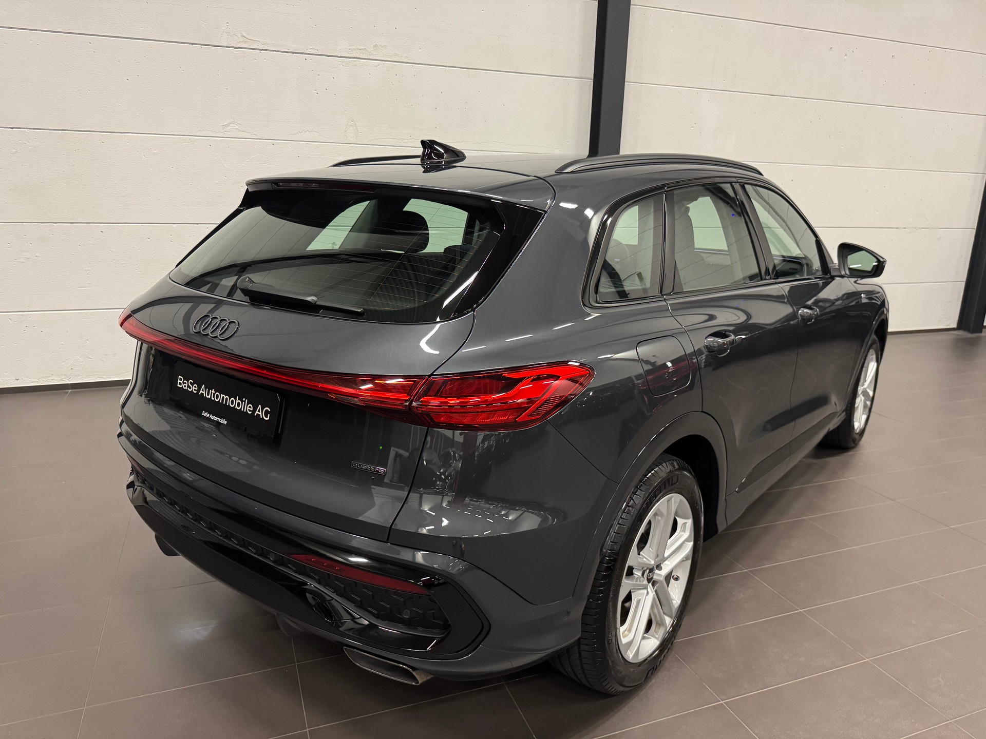 AUDI Q5 TFSI quatto 150 kW S-tronic CH Fahrzeug-image-12