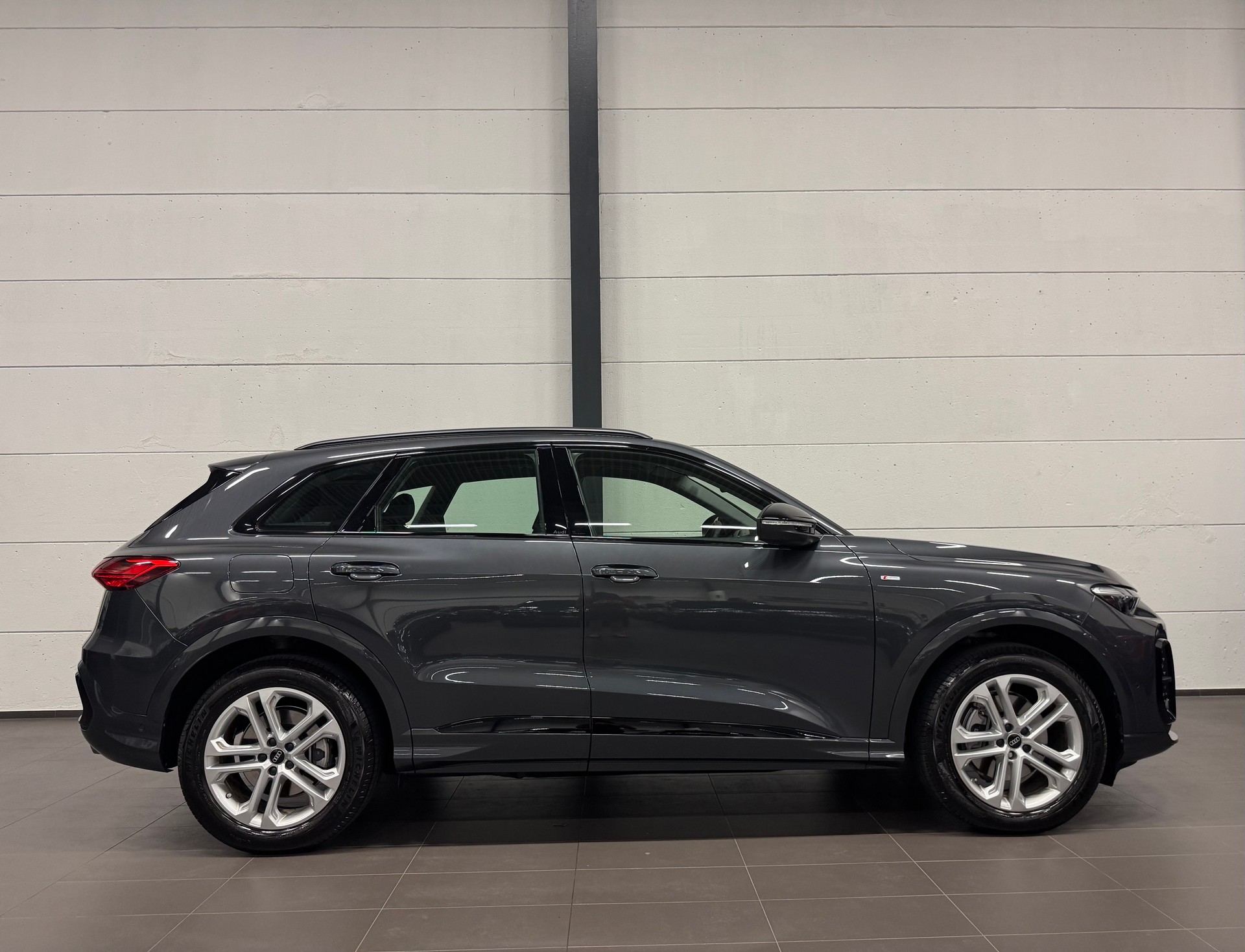 AUDI Q5 TFSI quatto 150 kW S-tronic CH Fahrzeug-image-9