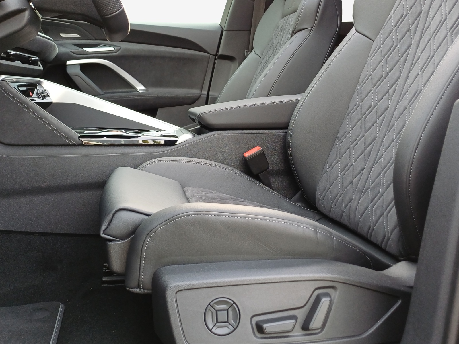 AUDI Q5 TDI quattro 150 kW S-tronic-image-7