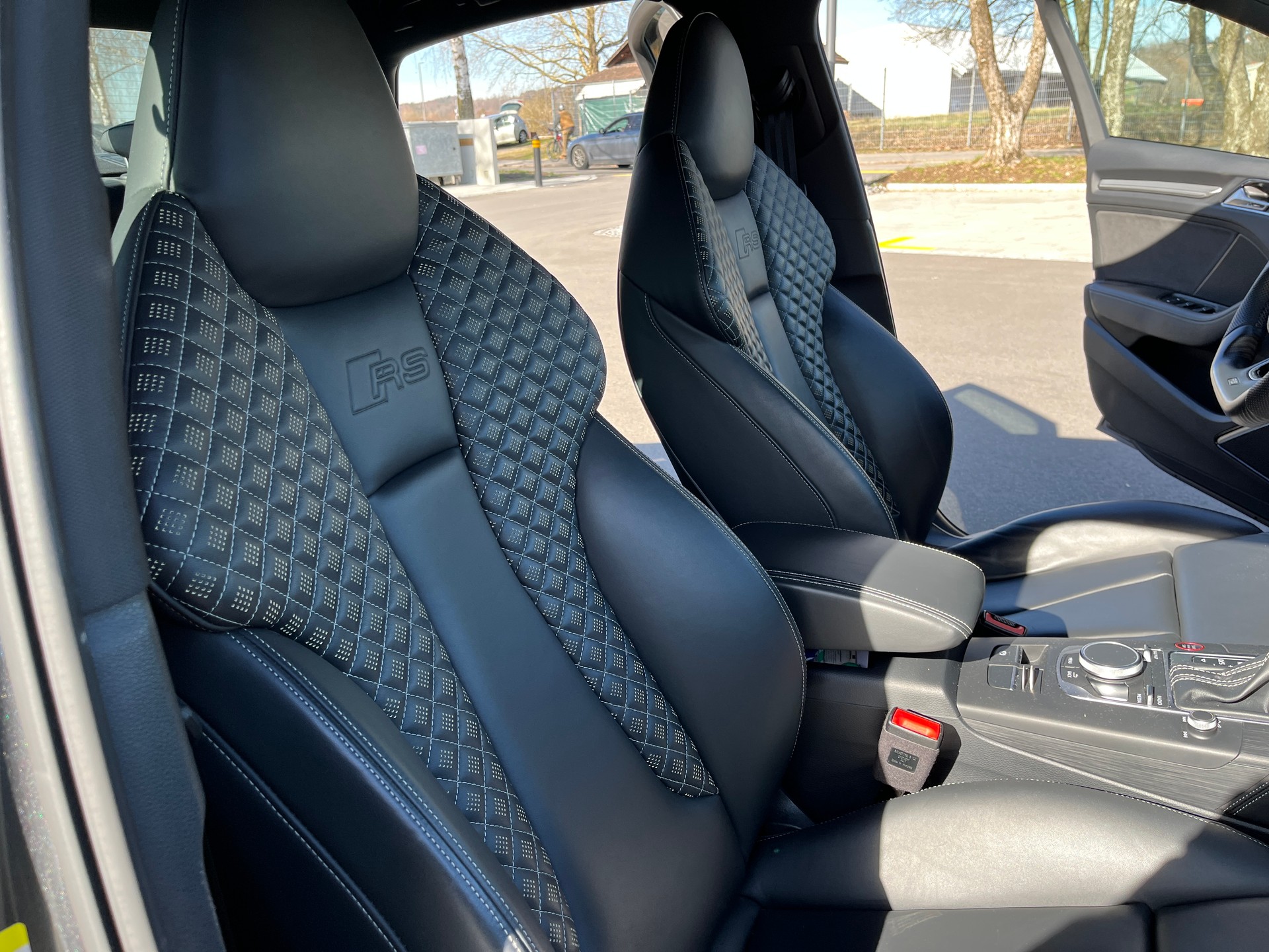AUDI 2.5 T FSI quattro S-Tronic Limousine ohne OPF, 1. Hand-image-10