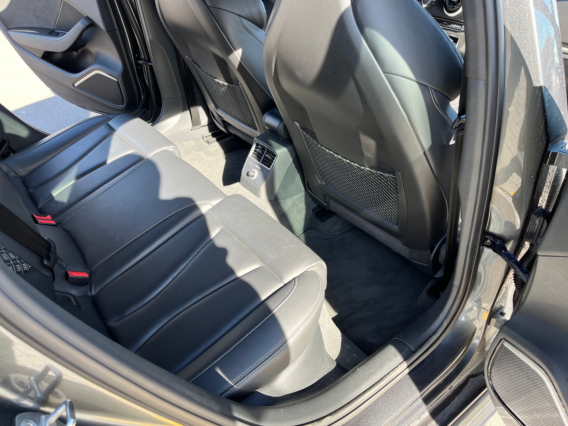 AUDI 2.5 T FSI quattro S-Tronic Limousine ohne OPF, 1. Hand-image-4