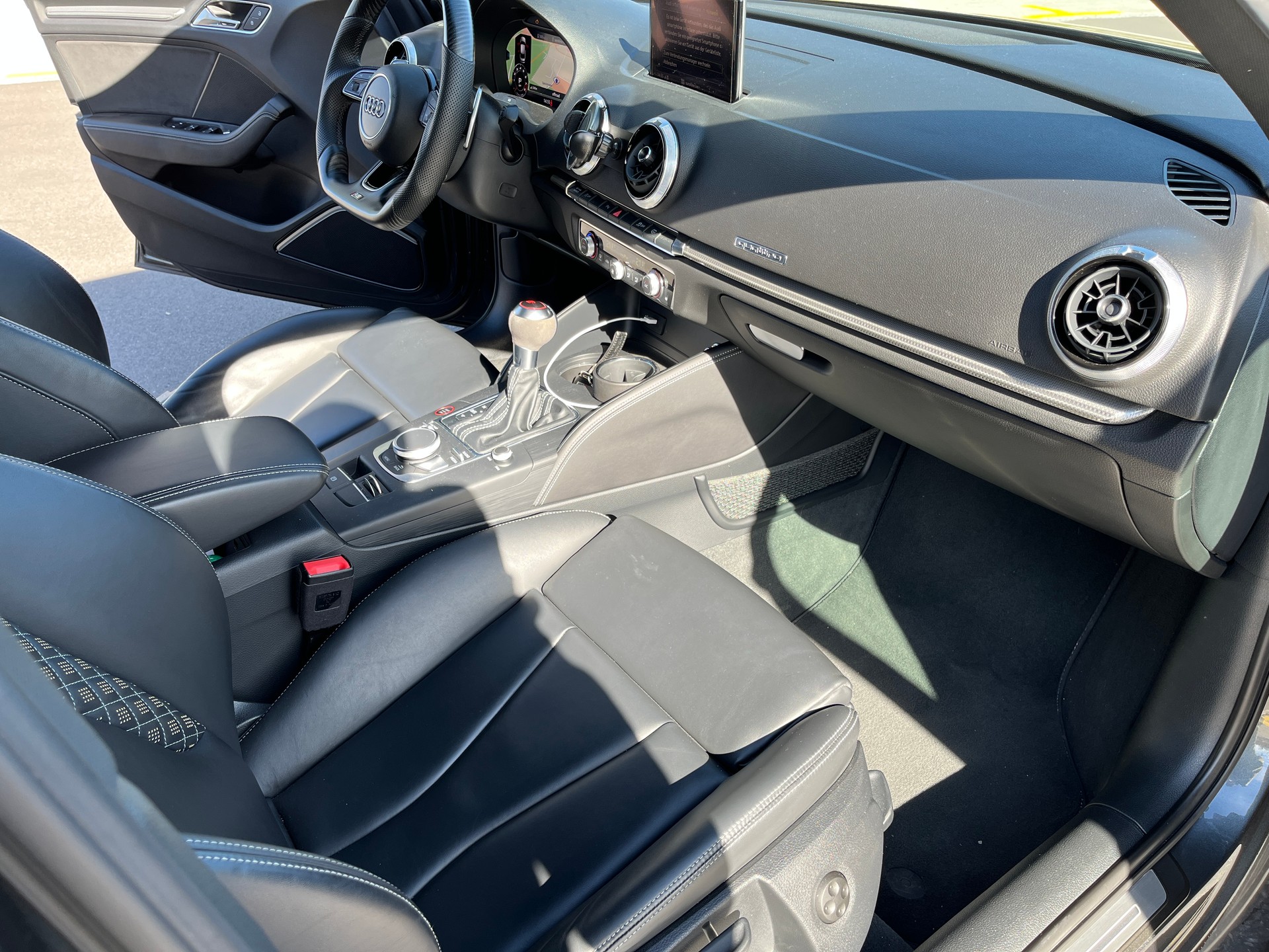 AUDI 2.5 T FSI quattro S-Tronic Limousine ohne OPF, 1. Hand-image-3