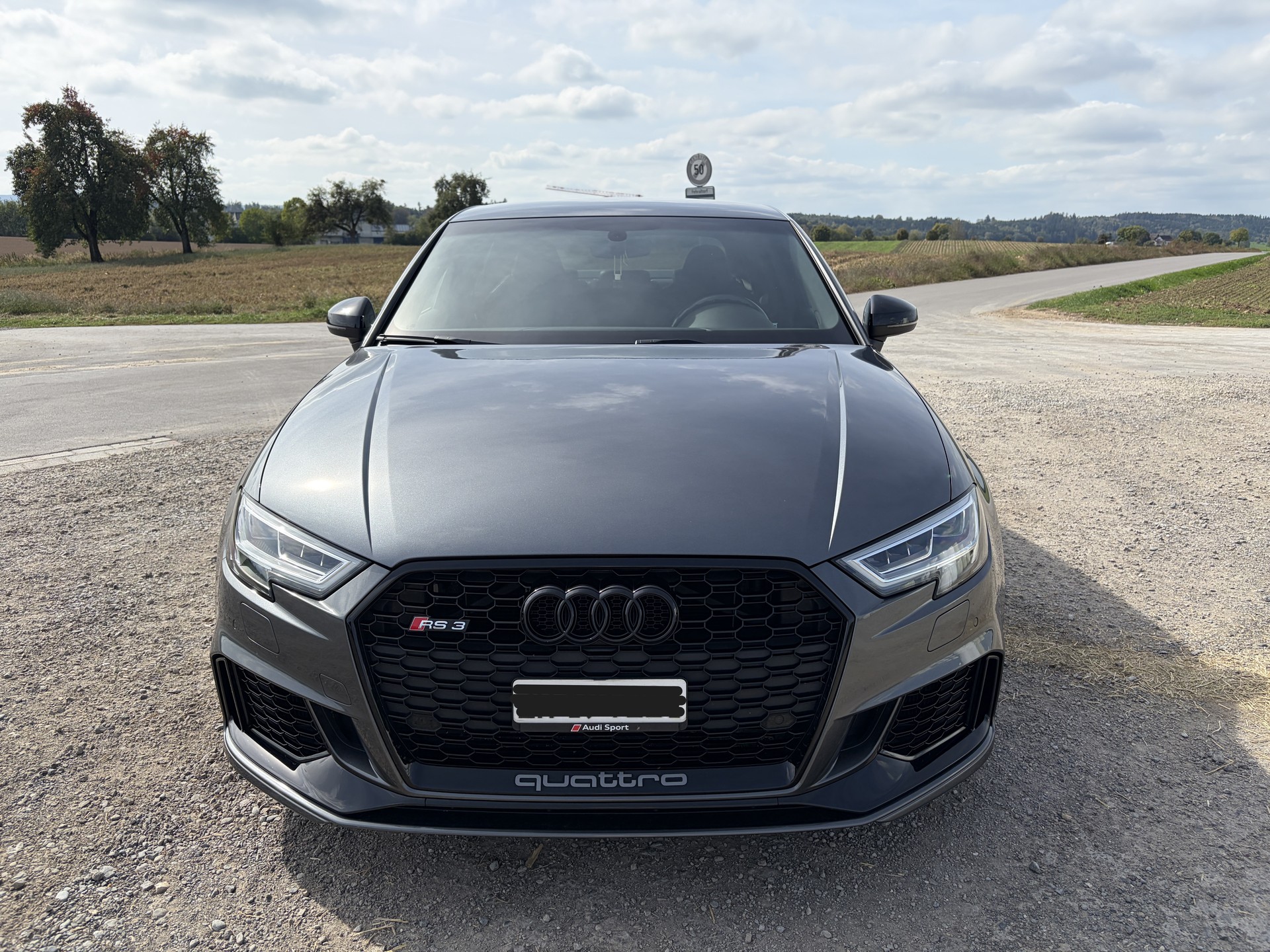 AUDI RS3 Limousine 2.5 TFSI quattro S-Tronic ohne OPF, 1. Hand-image-1