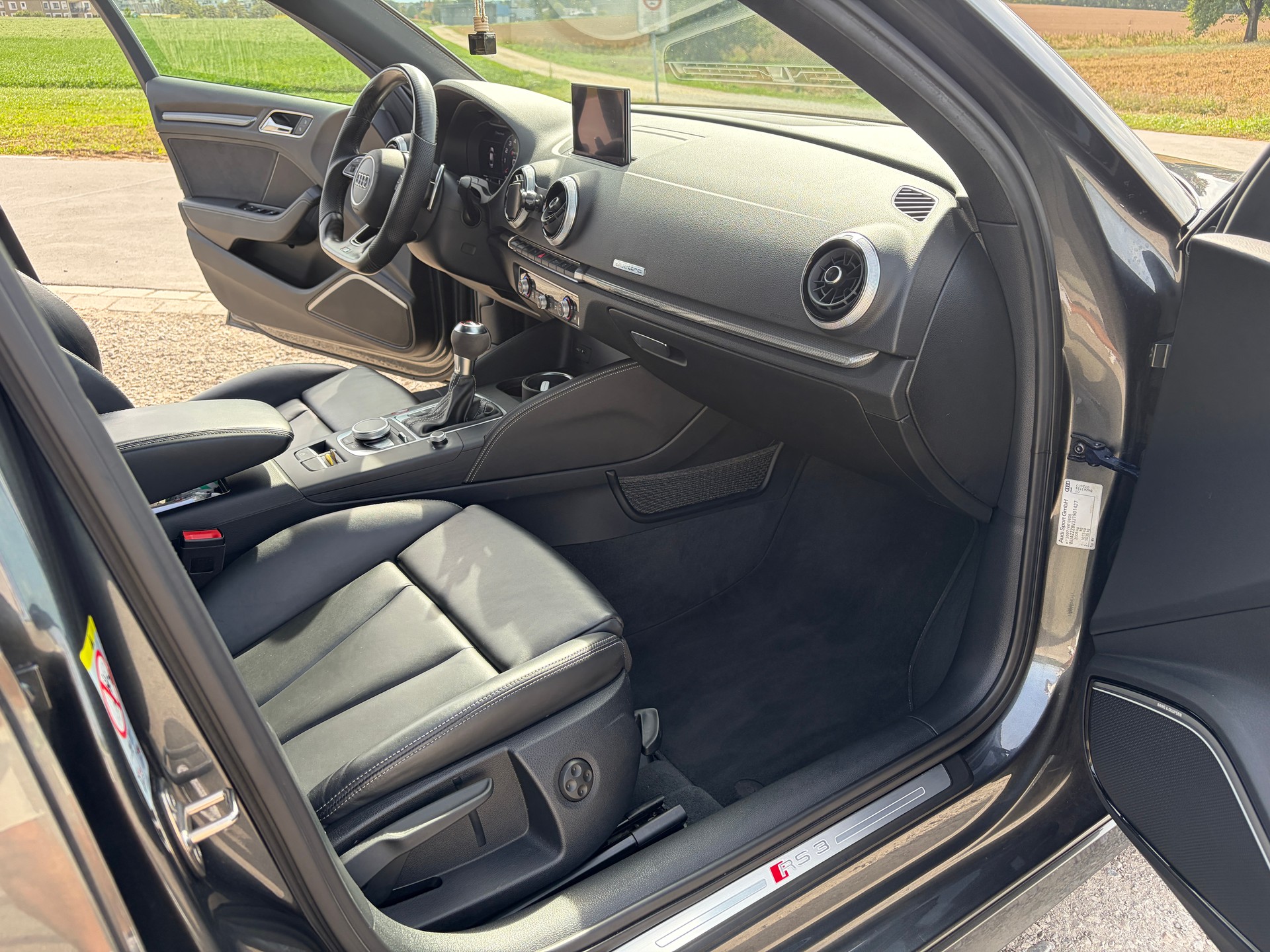 AUDI RS3 Limousine 2.5 TFSI quattro S-Tronic ohne OPF, 1. Hand-image-12