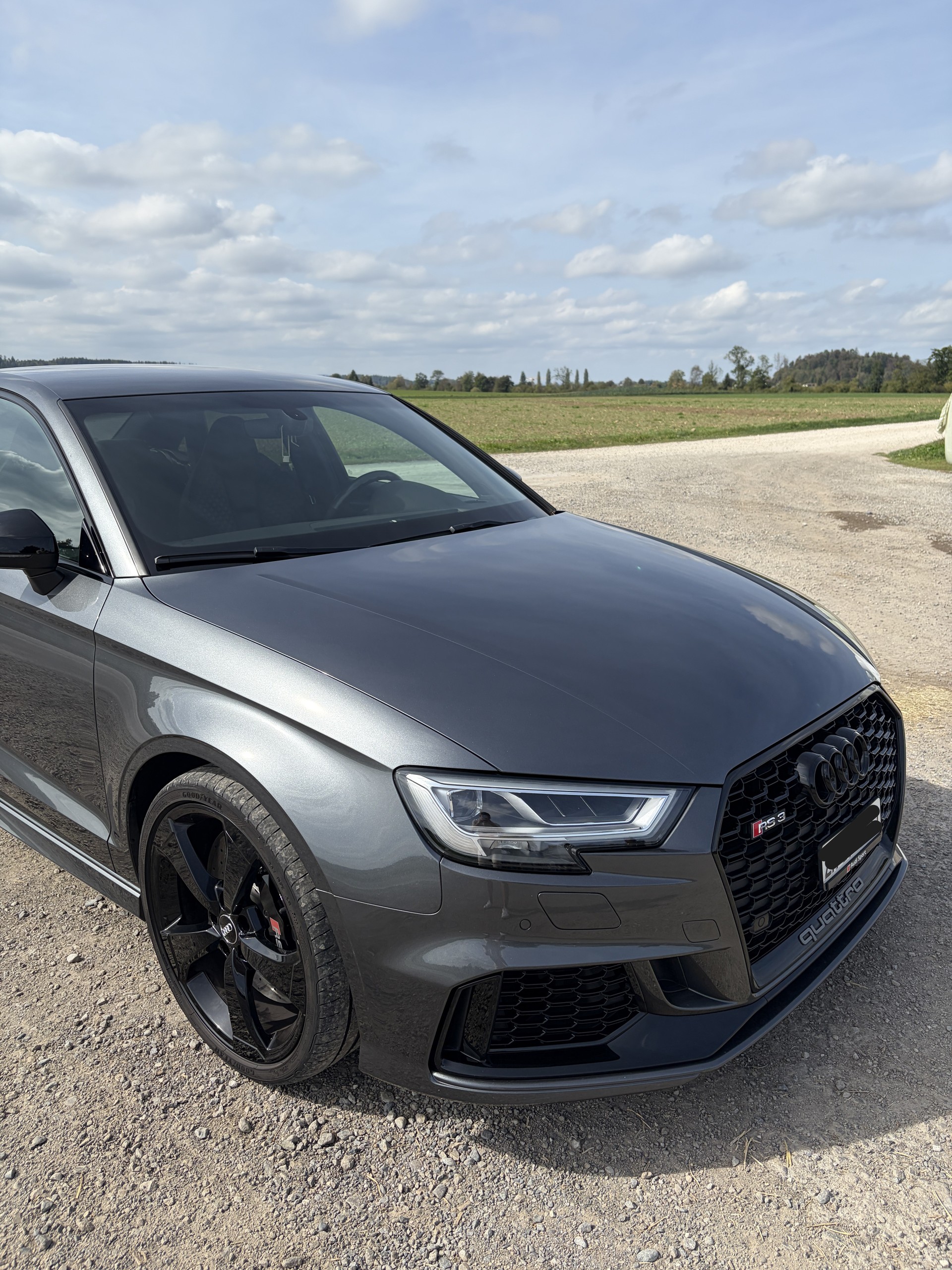 AUDI RS3 Limousine 2.5 TFSI quattro S-Tronic ohne OPF, 1. Hand-image-2