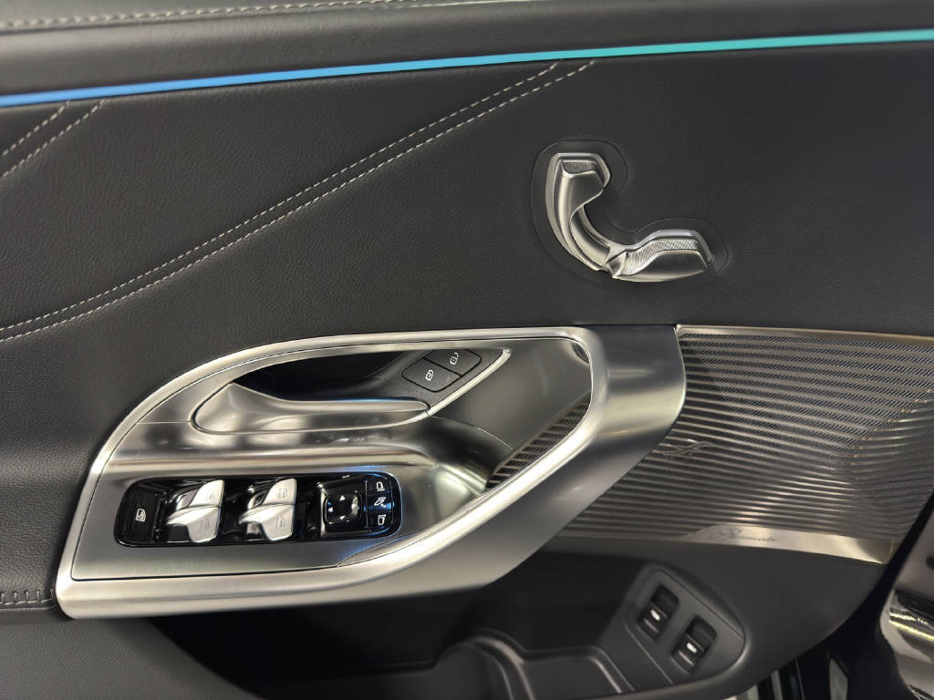 MERCEDES-BENZ C 400 4Matic EQ-image-6