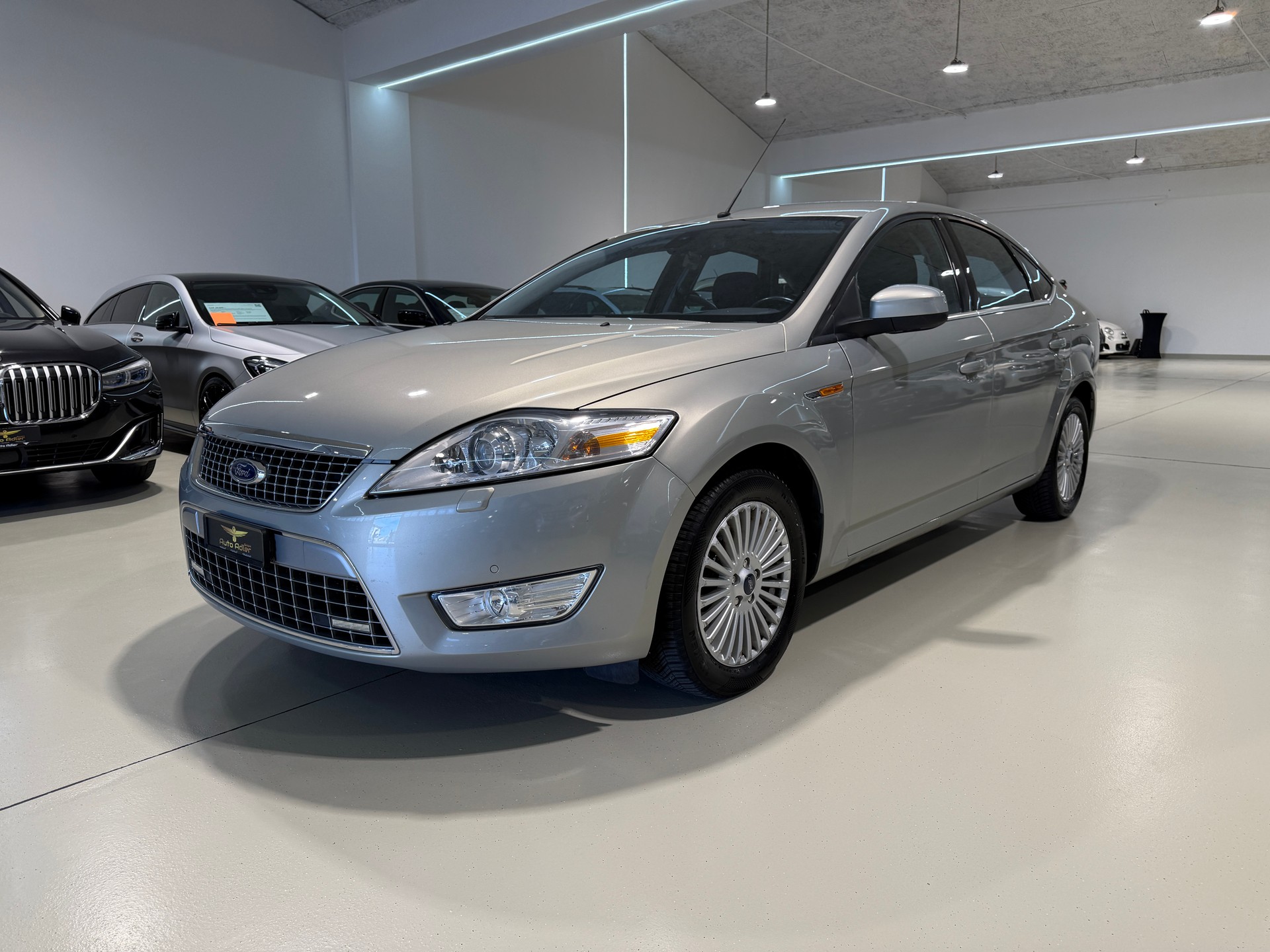 FORD Mondeo 2.3i 16V Ghia Automatic-image-1