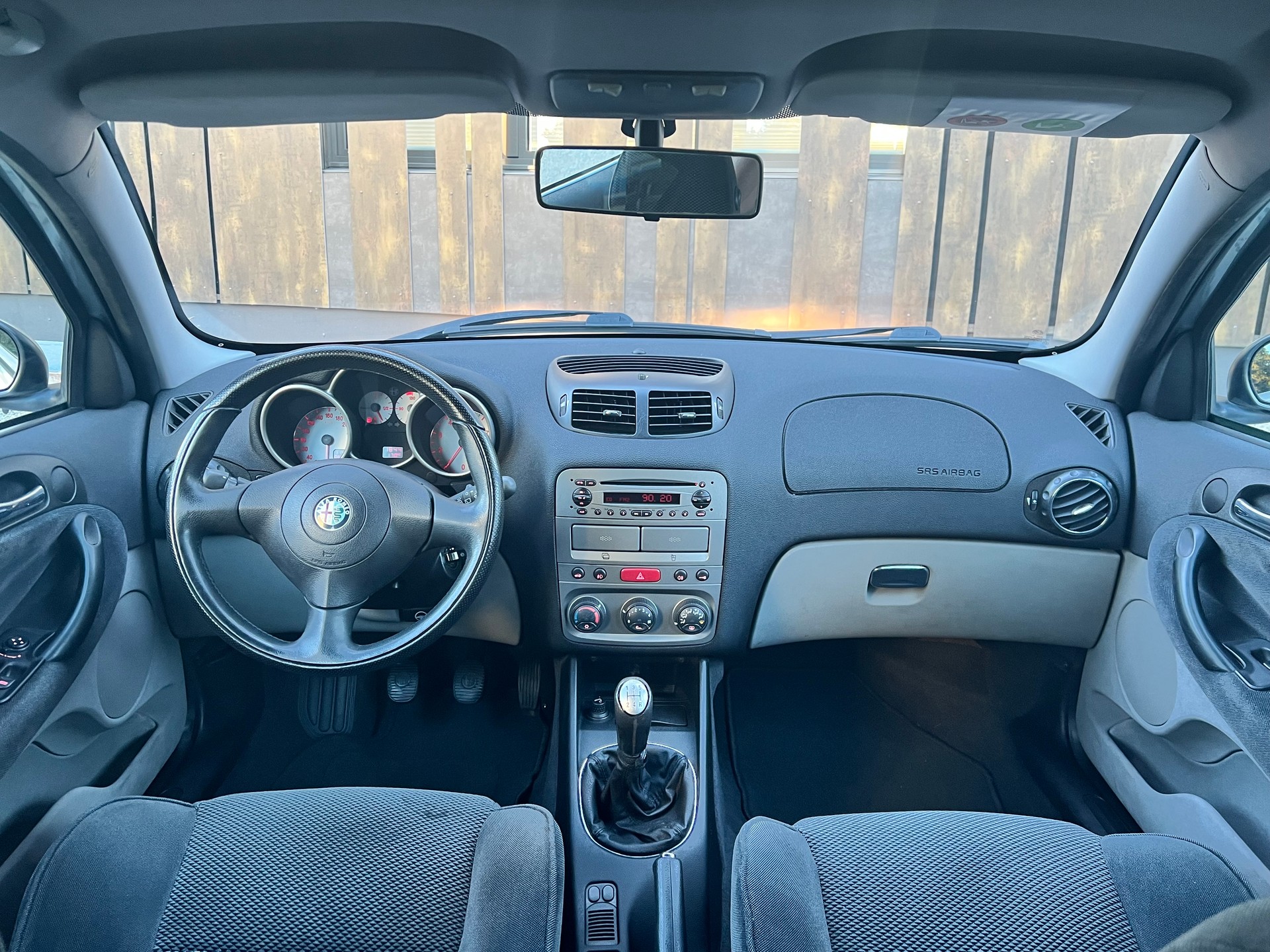 ALFA ROMEO 147 1.6 TS 16V Progression-image-12