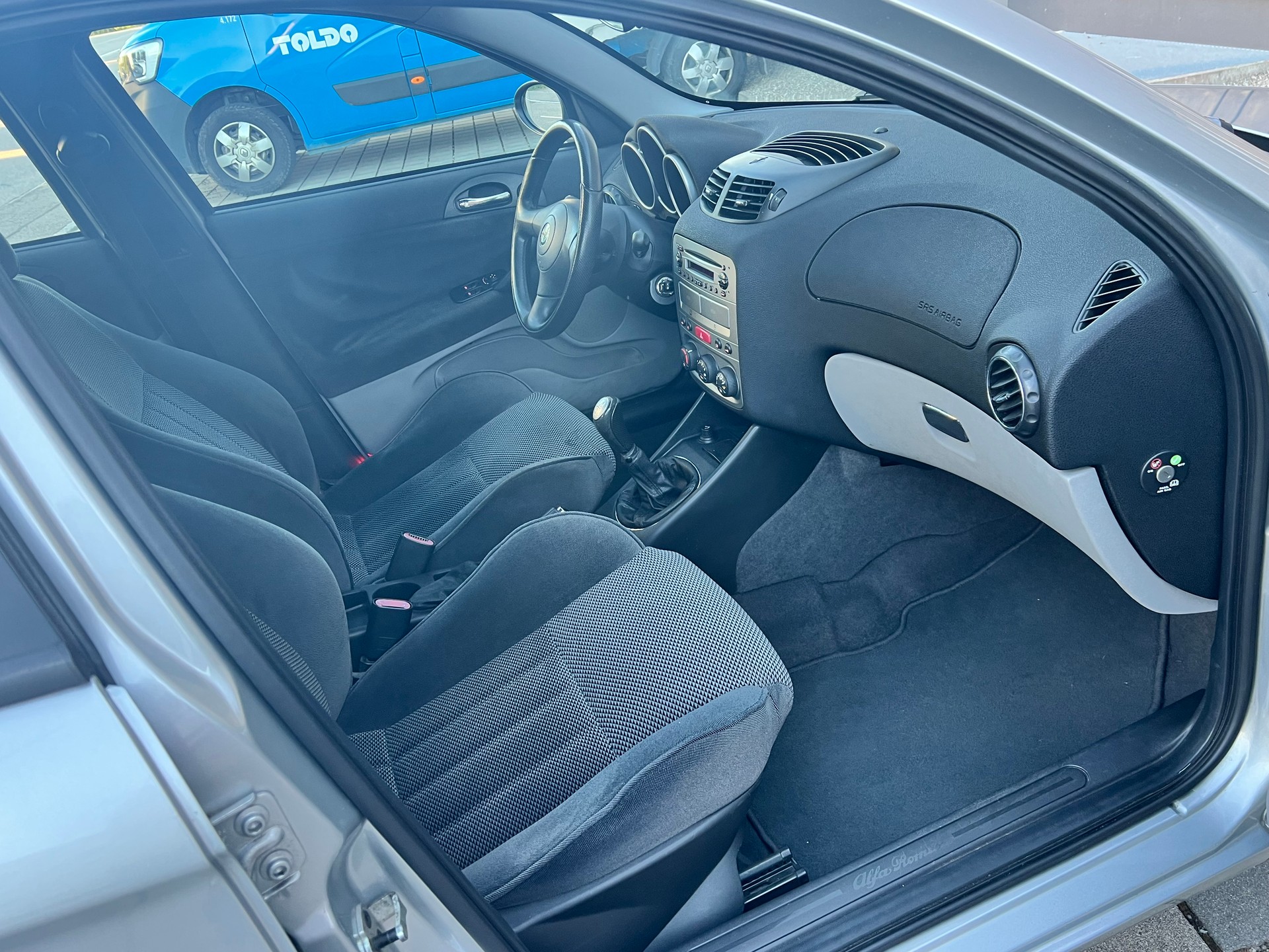 ALFA ROMEO 147 1.6 TS 16V Progression-image-18