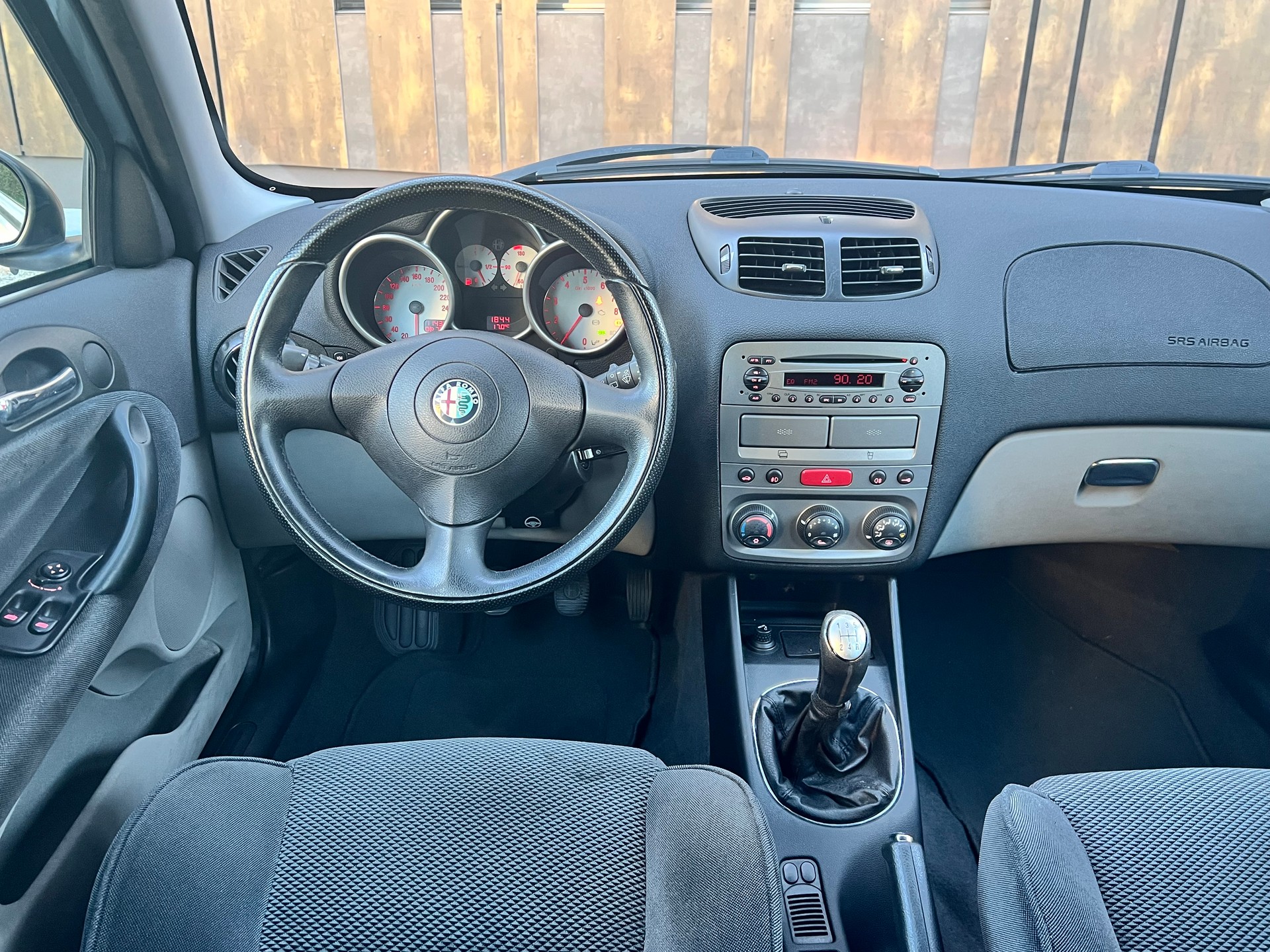 ALFA ROMEO 147 1.6 TS 16V Progression-image-13