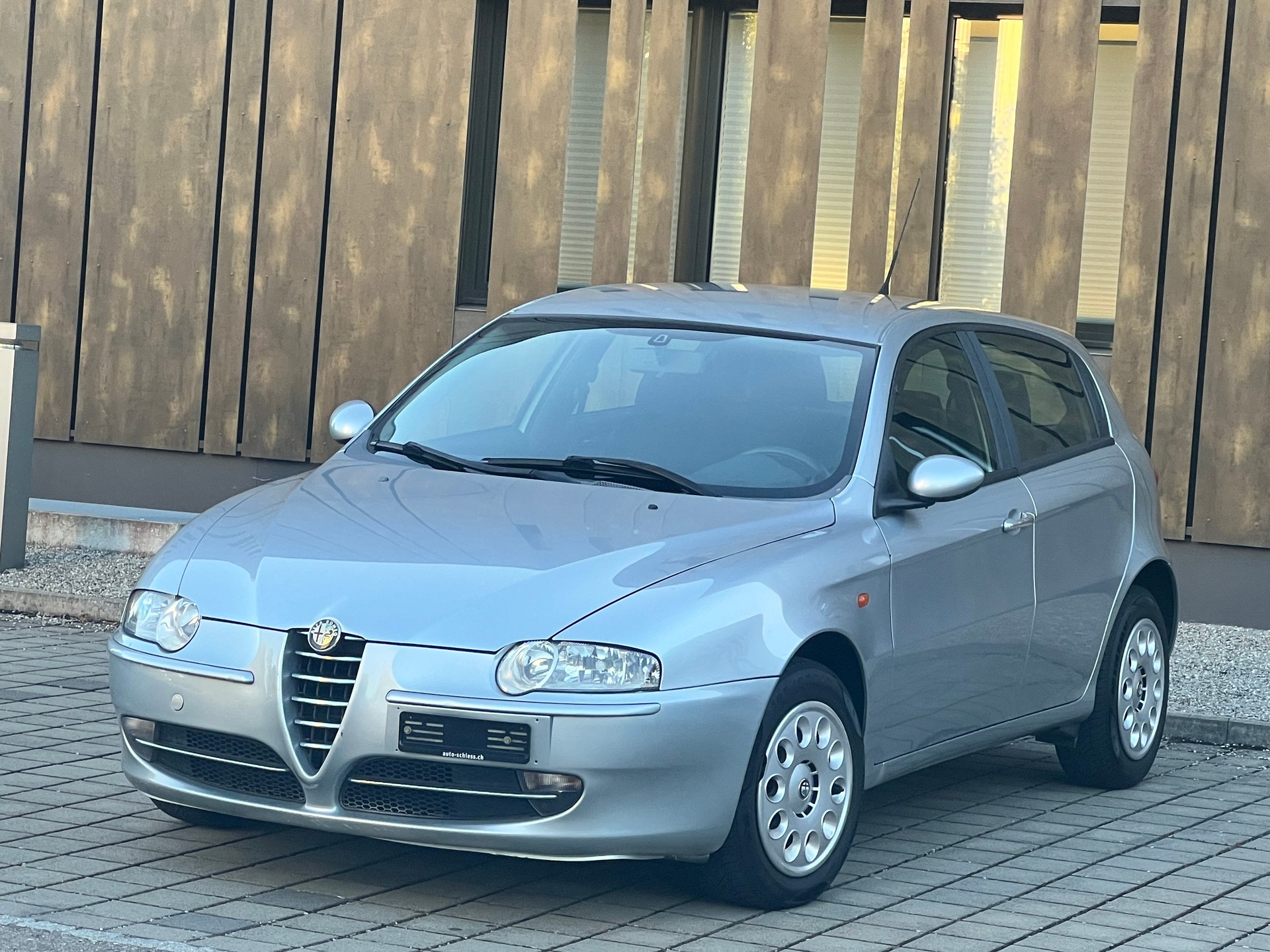 ALFA ROMEO 147 1.6 TS 16V Progression-image-1