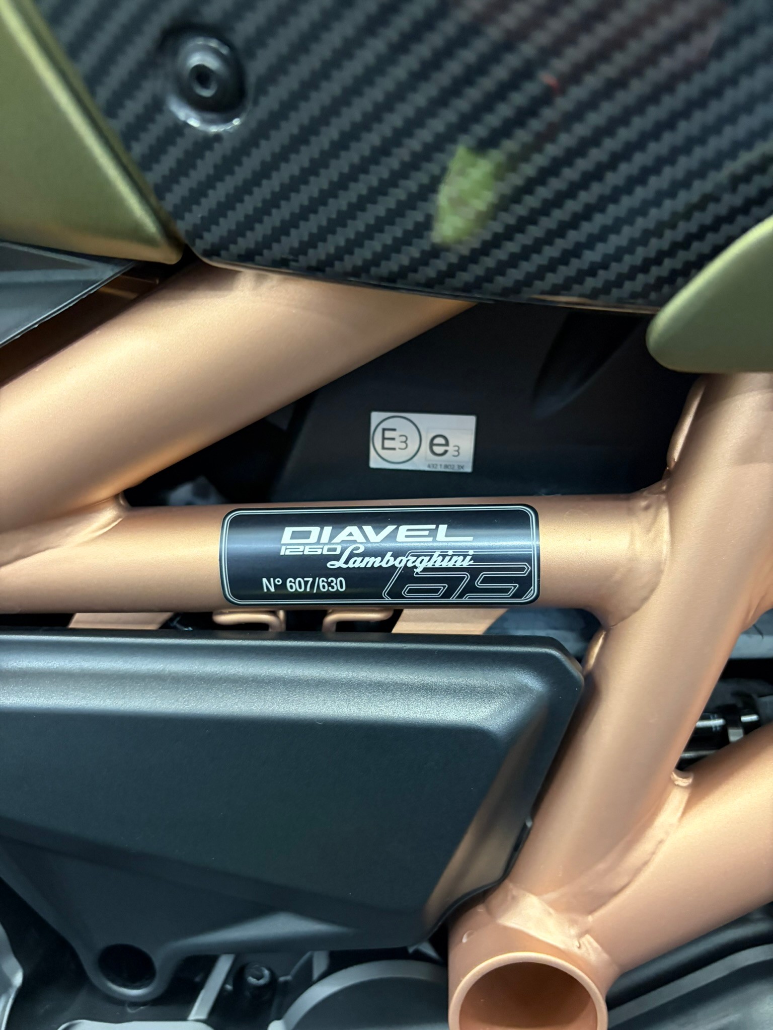 DUCATI Diavel 1260 S-showroom-element-3
