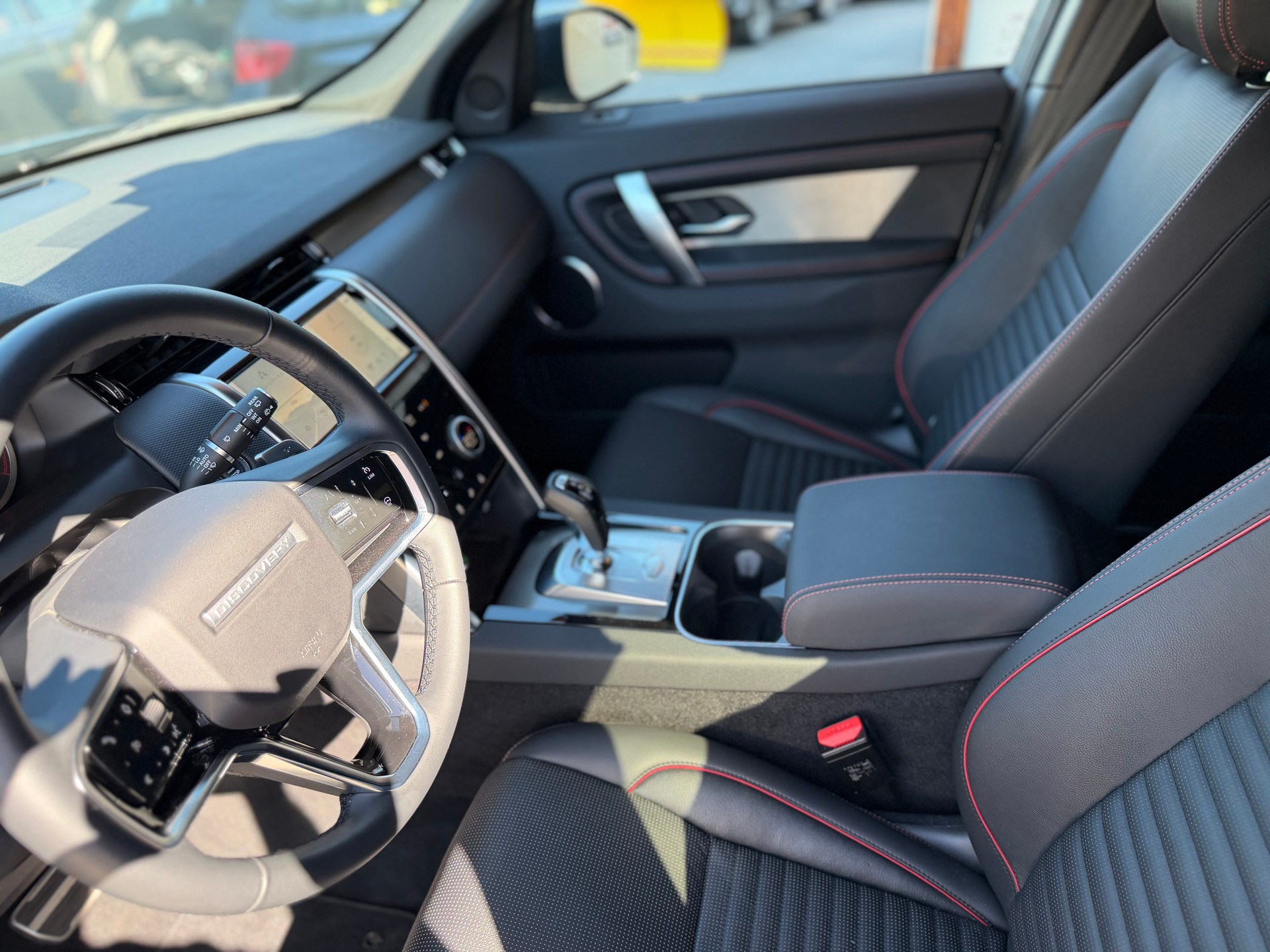 LAND ROVER Discovery Sport P200 2.0 Si4 MHEV S AT9-image-10