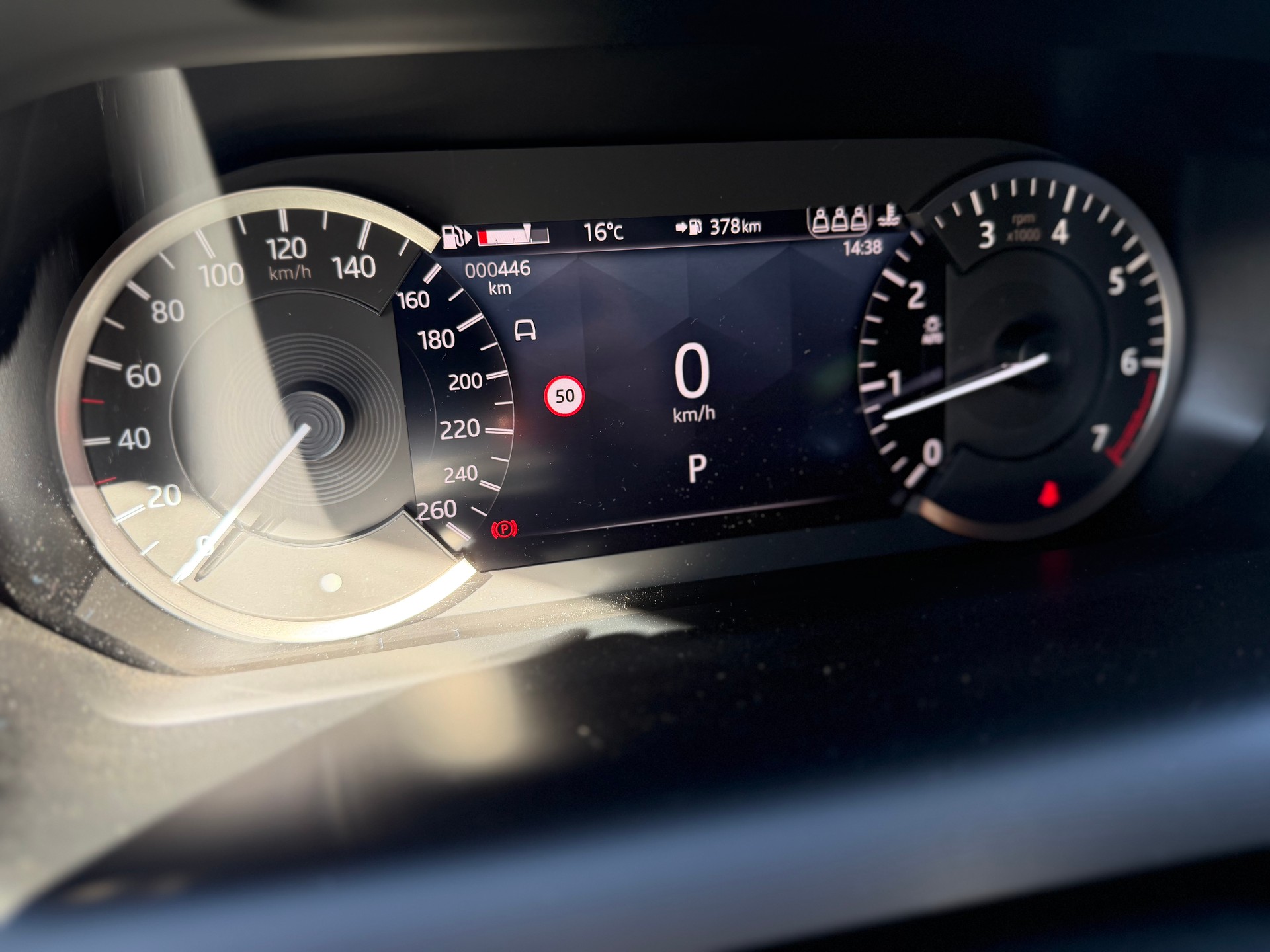 LAND ROVER Discovery Sport P200 2.0 Si4 MHEV S AT9-image-8