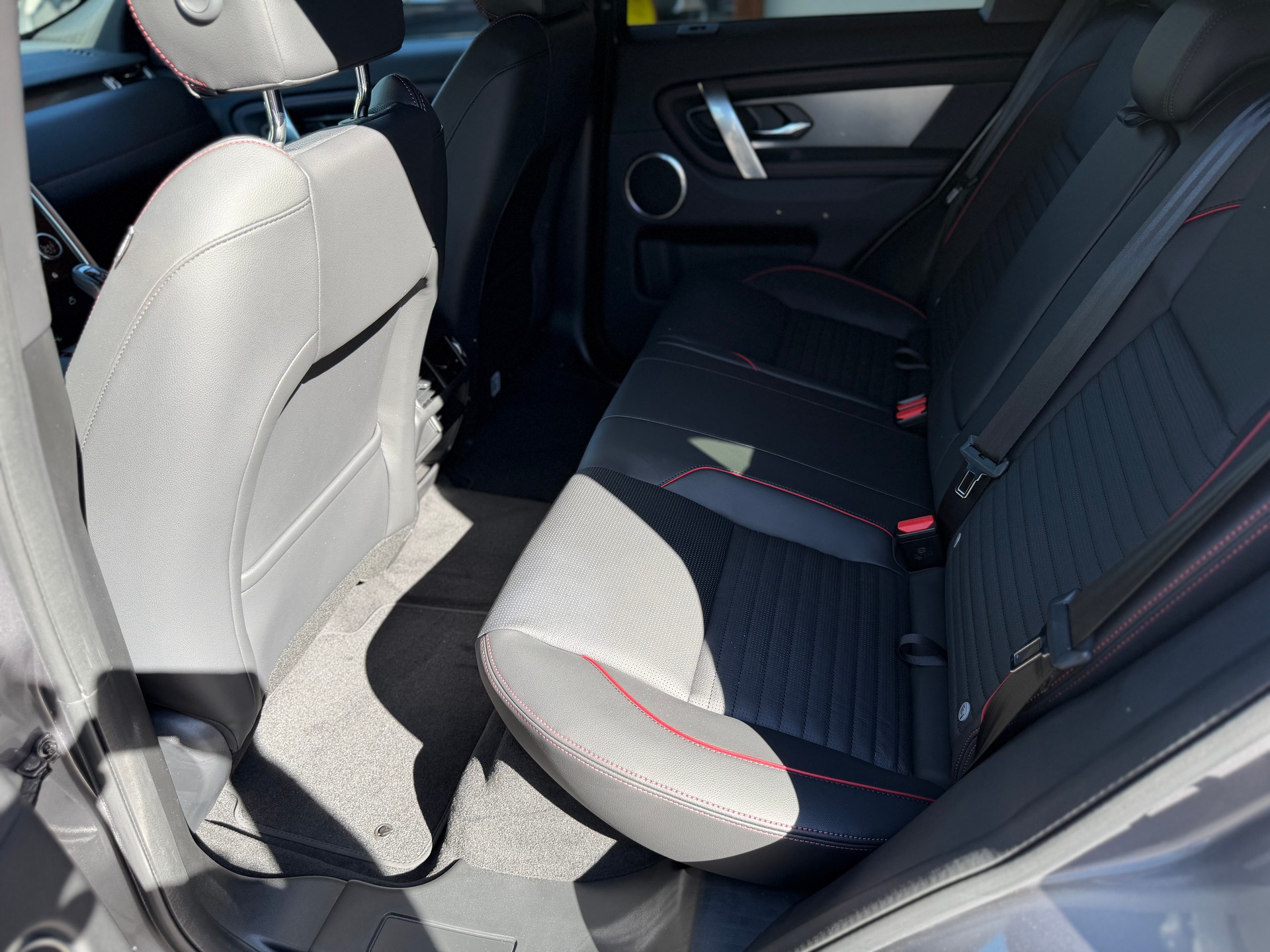 LAND ROVER Discovery Sport P200 2.0 Si4 MHEV S AT9-image-16