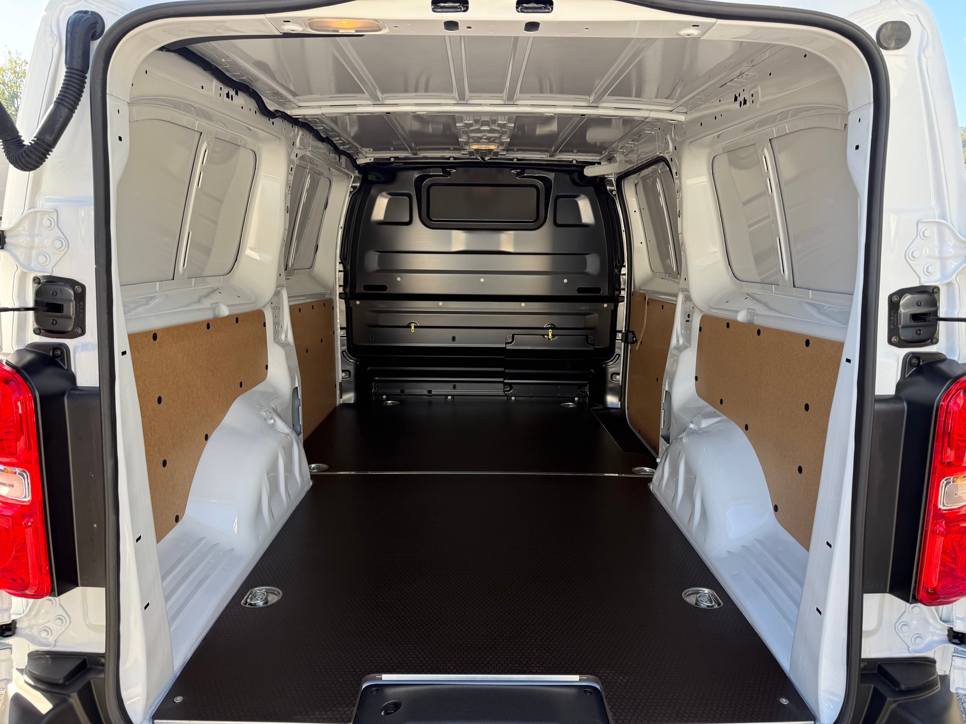 CITROEN Jumpy XL 2.2 BlueHDi 150 PS EAT8 Automat 1159 Kg.. Nutzlast-image-6