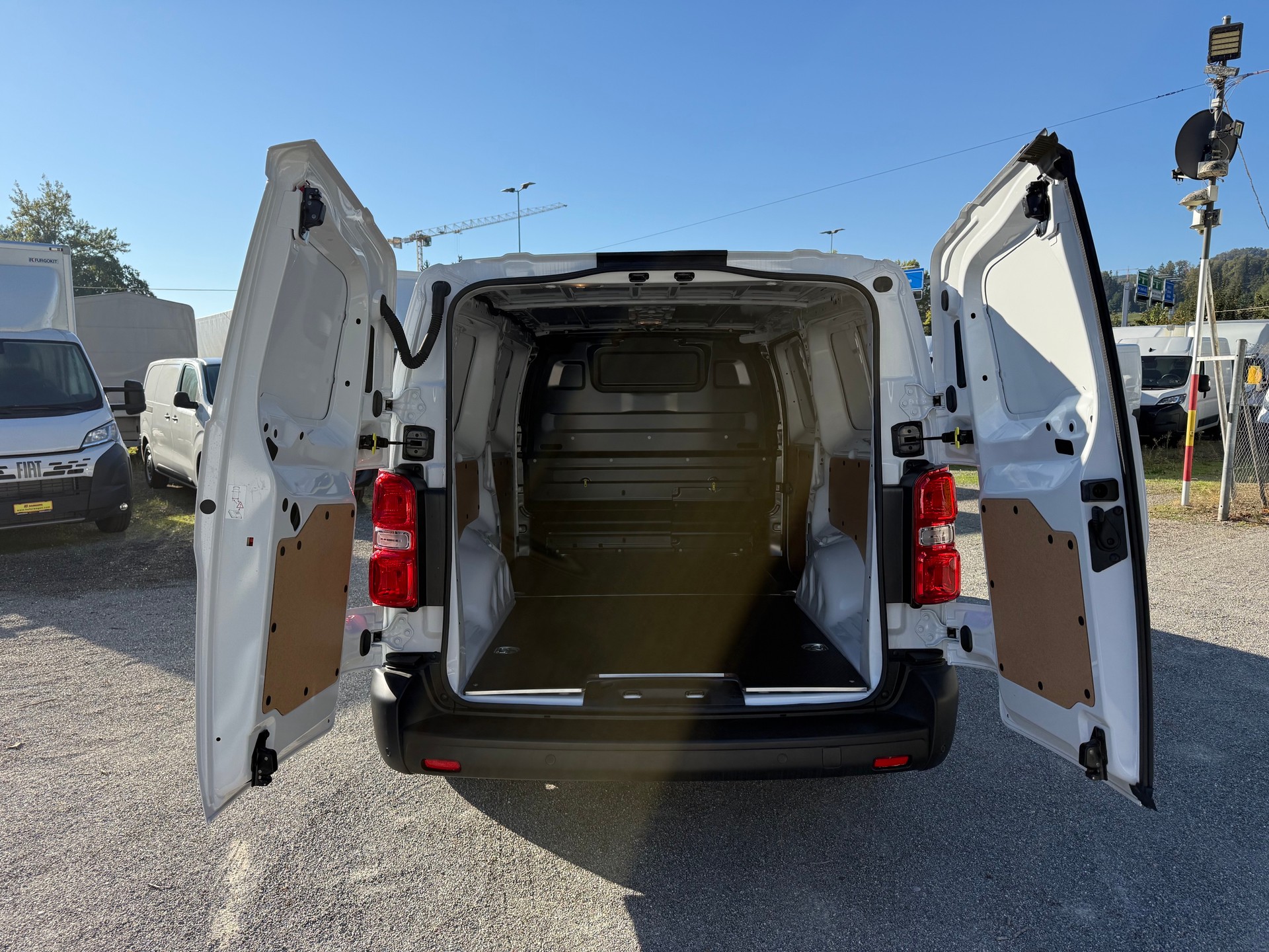 CITROEN Jumpy XL 2.2 BlueHDi 150 PS EAT8 Automat 1159 Kg.. Nutzlast-image-5