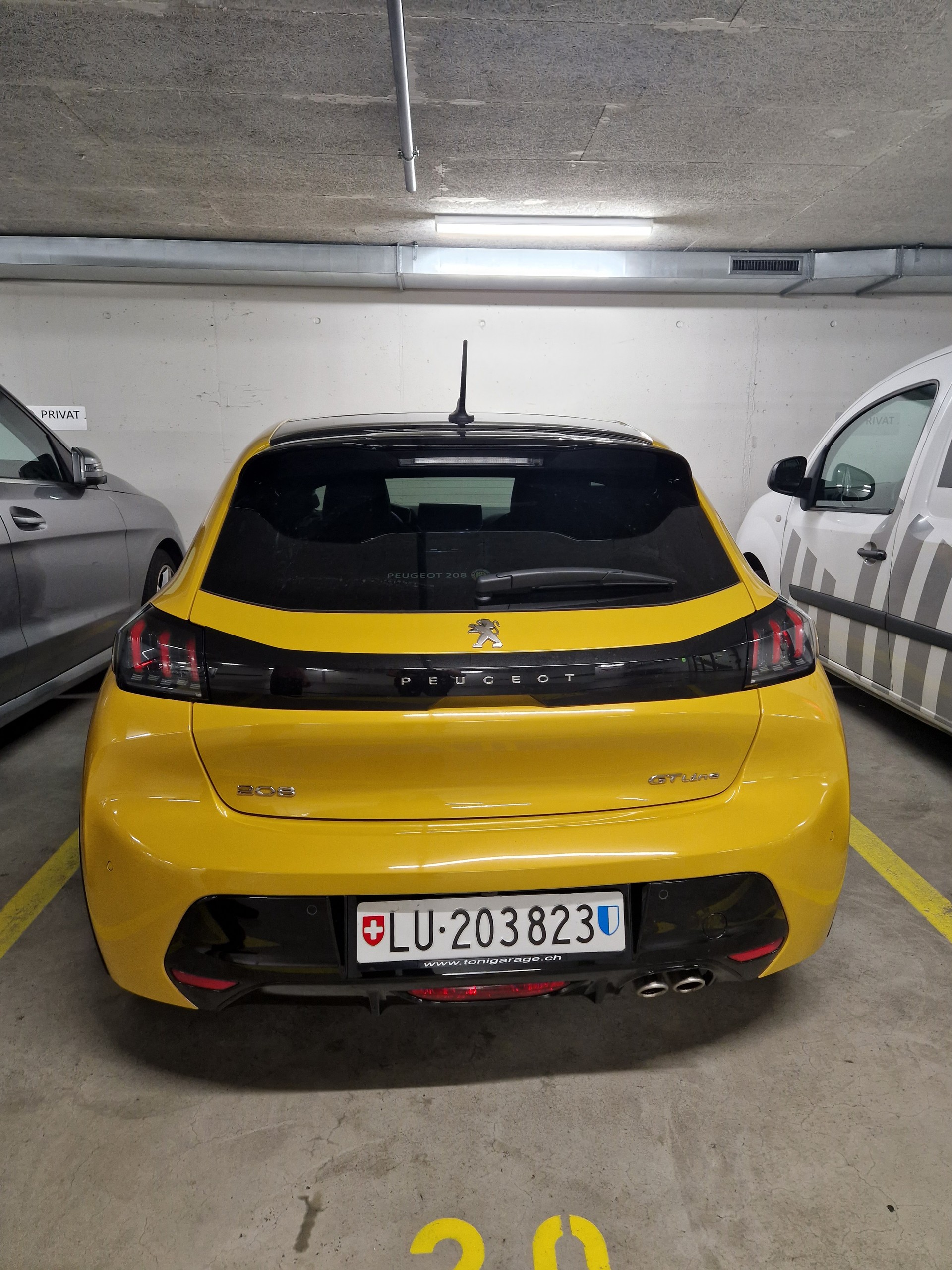 PEUGEOT 1.2 PureTech 130 GT Line-image-2