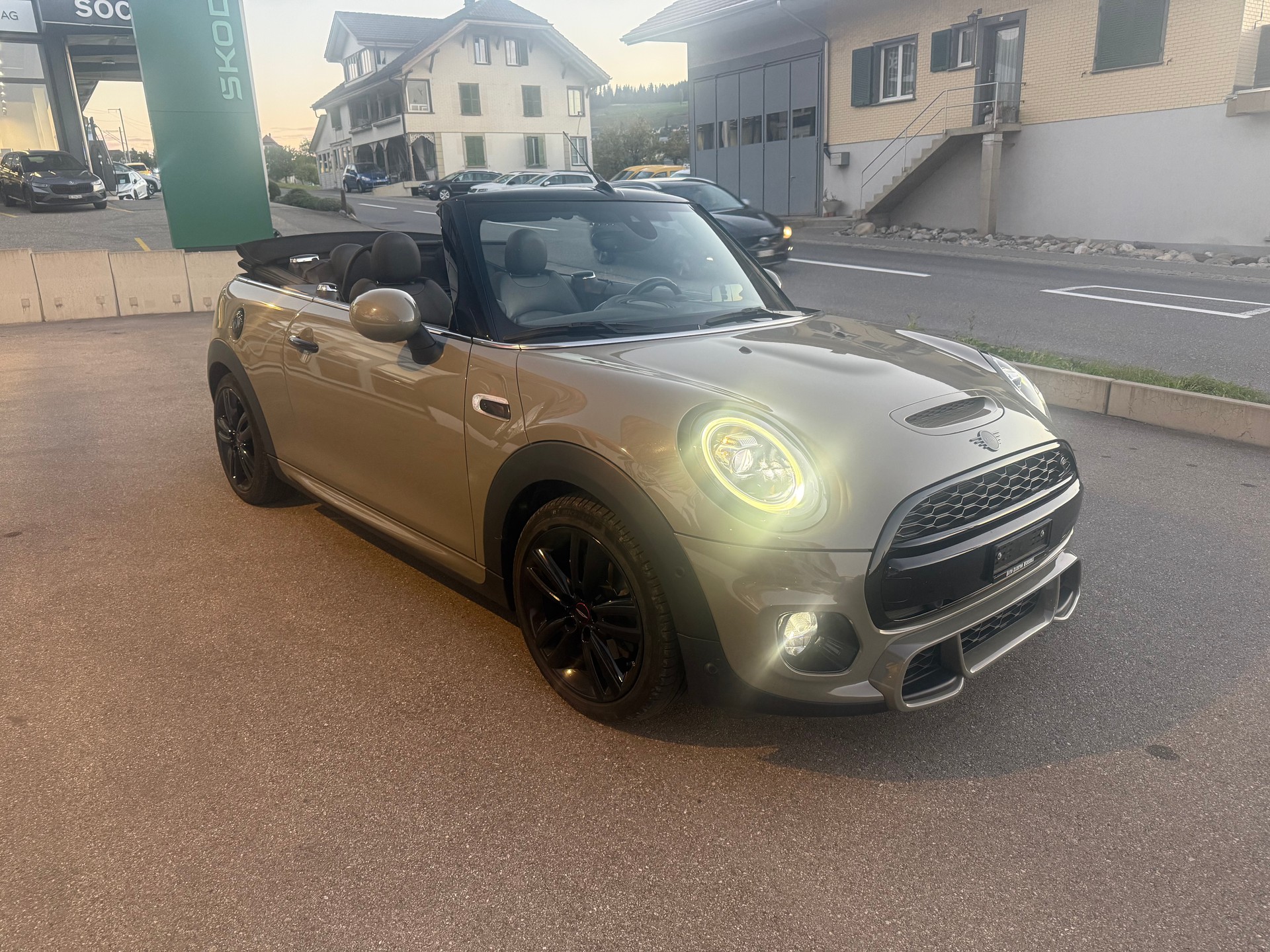 MINI Cooper S Brighton Cabriolet DKG-image-3