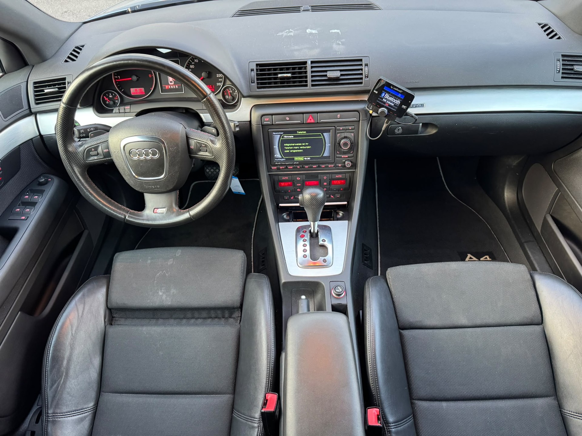 AUDI A4 Avant 3.0 V6 TDI quattro-image-8