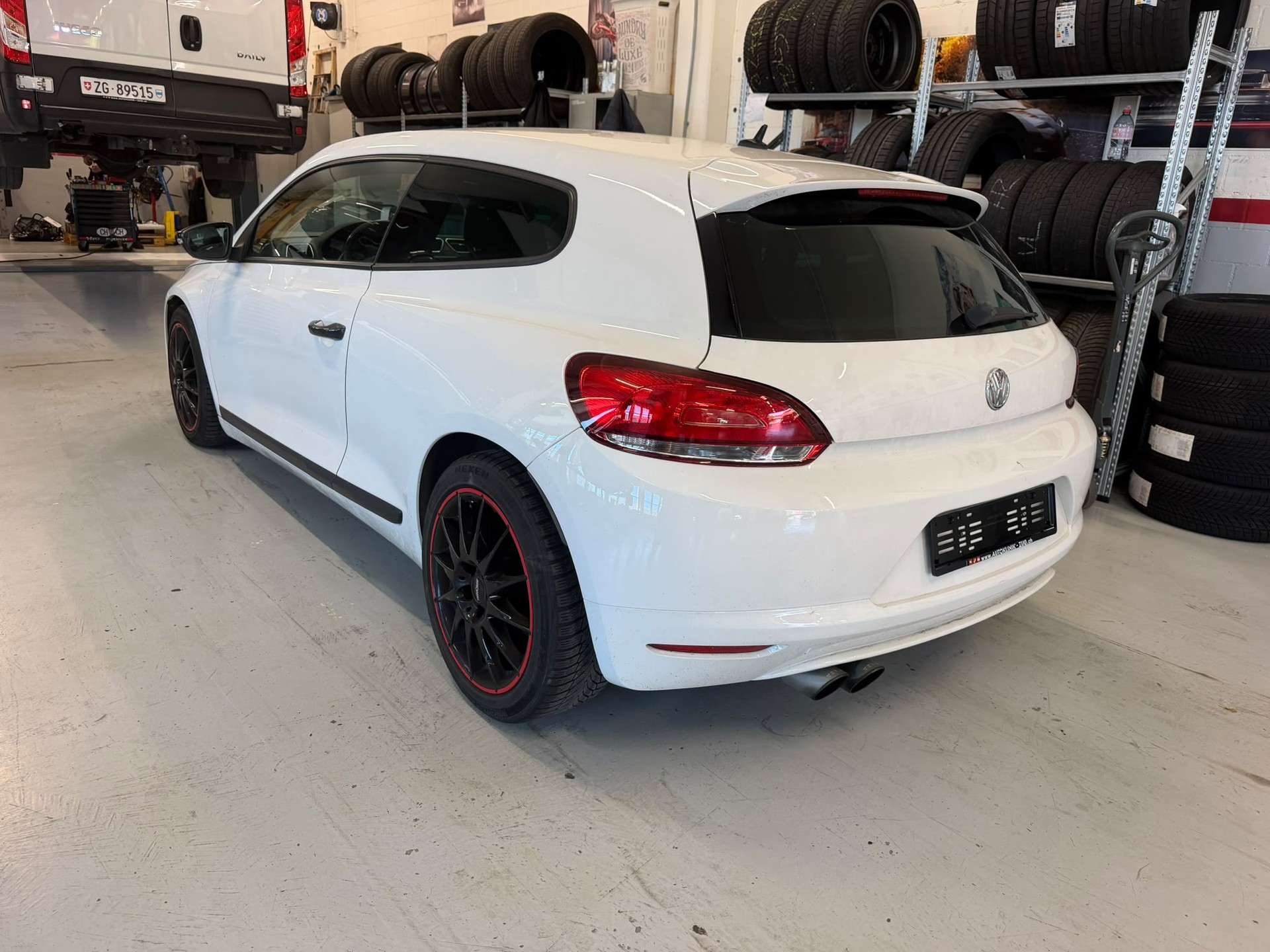 VW Scirocco 2.0 TSI-showroom-element-3