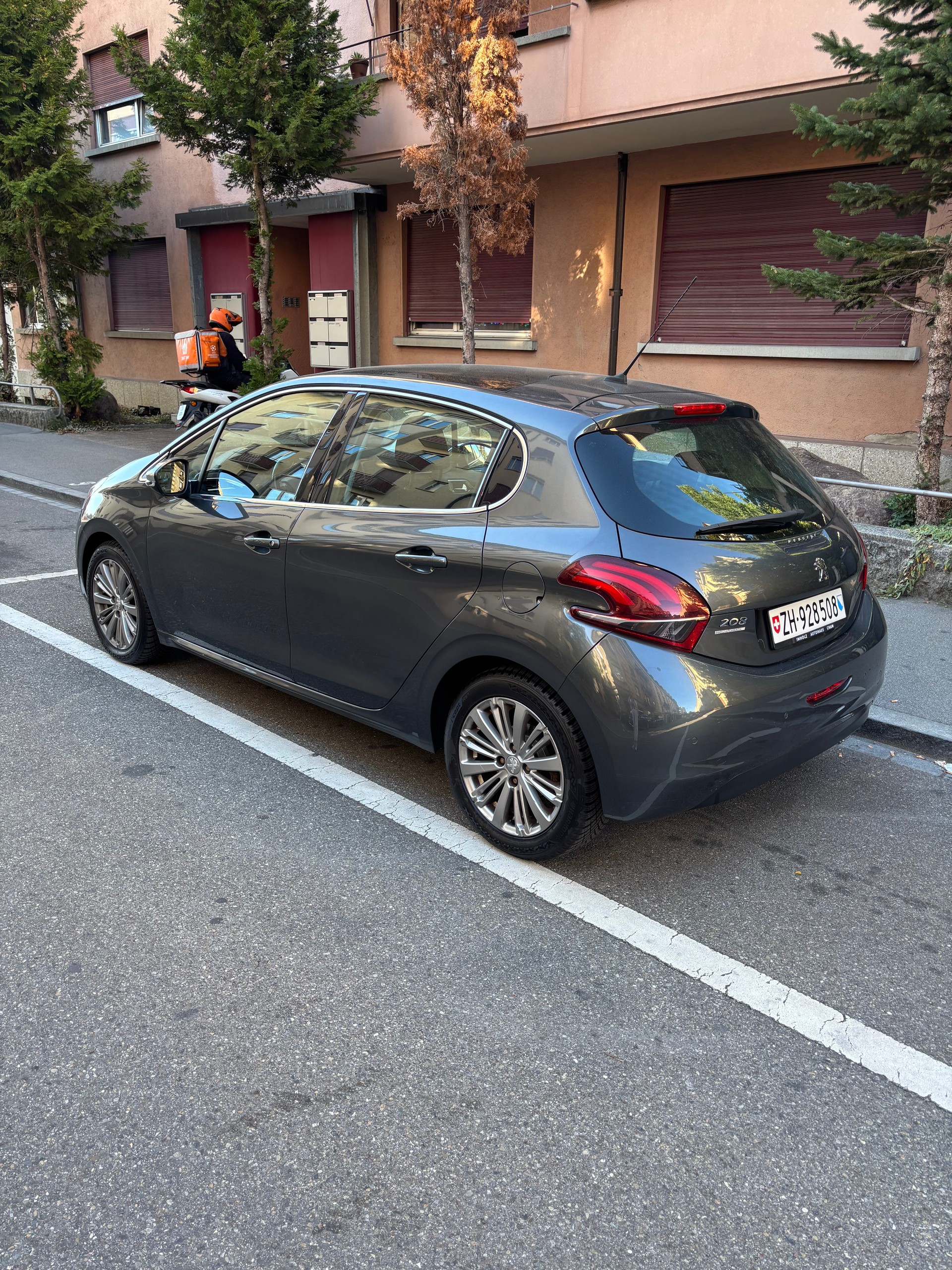 PEUGEOT 1.2 PureTech Allure S/S-image-2