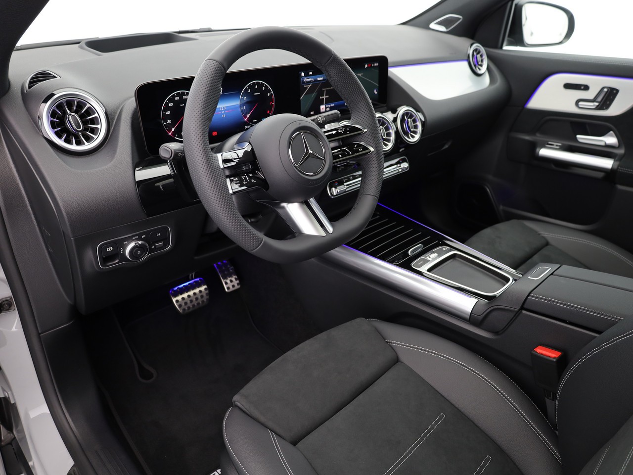 MERCEDES-BENZ GLA 200 7G-DCT-image-5