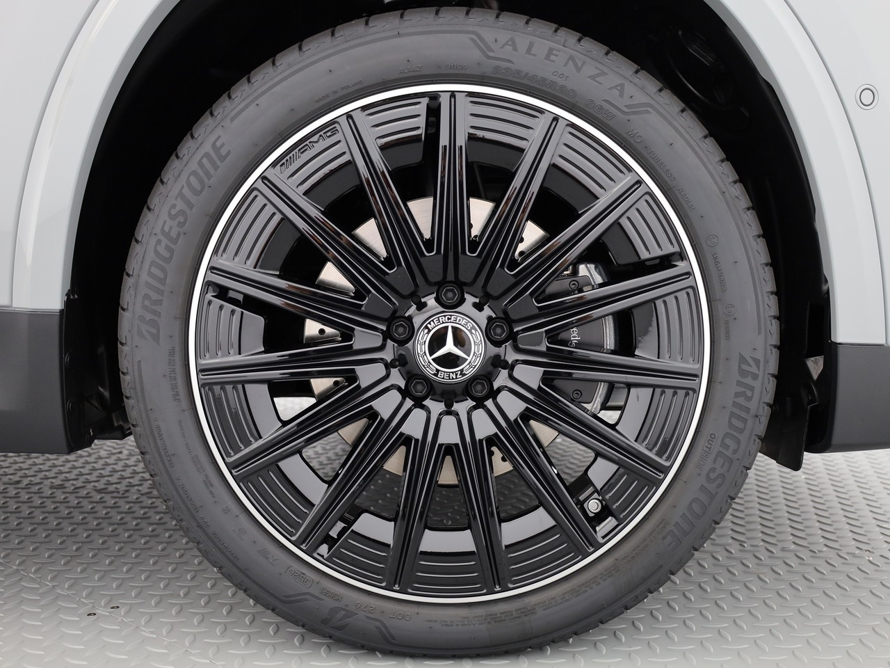 MERCEDES-BENZ GLA 200 7G-DCT-image-22