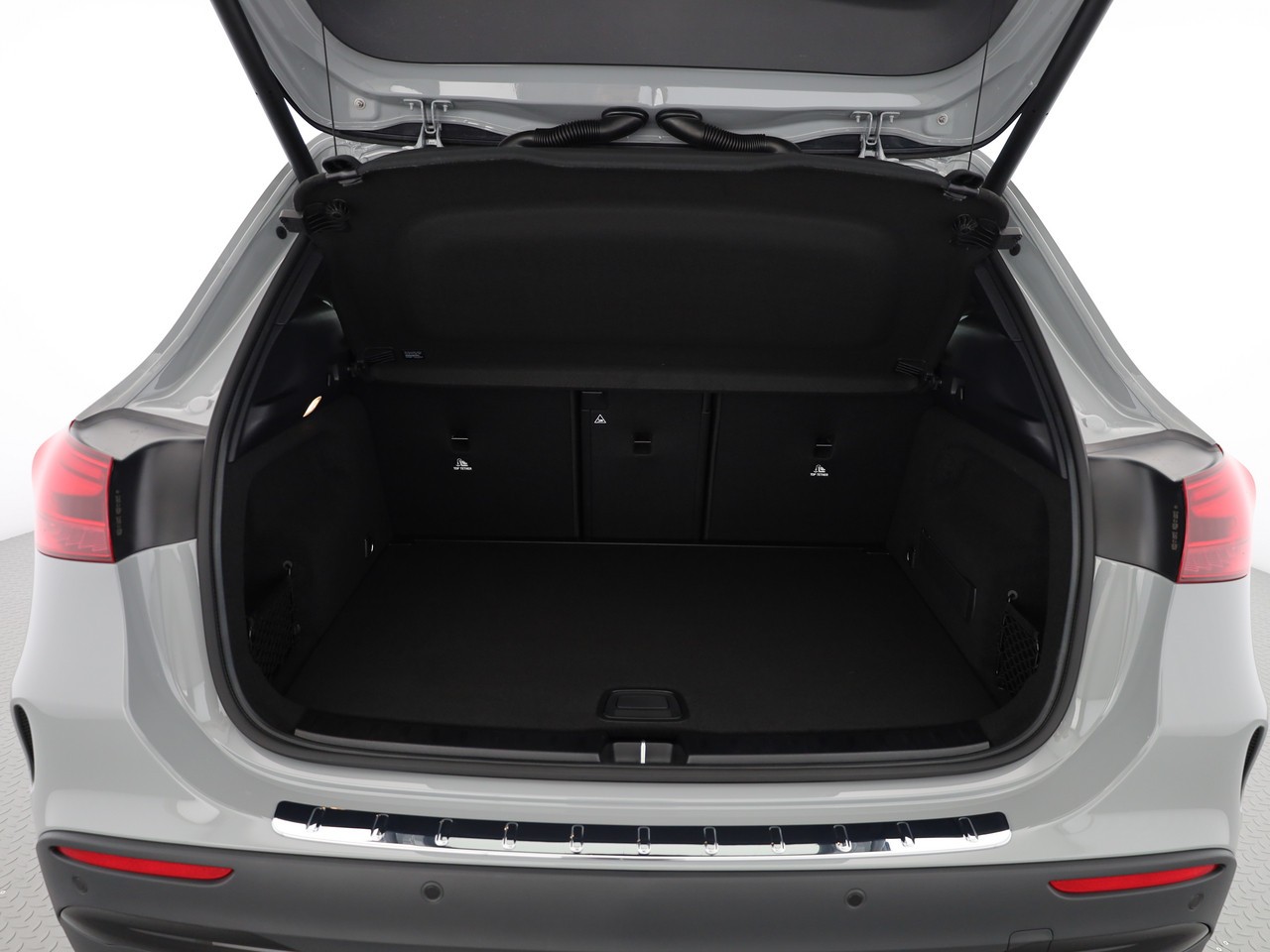 MERCEDES-BENZ GLA 200 7G-DCT-image-21