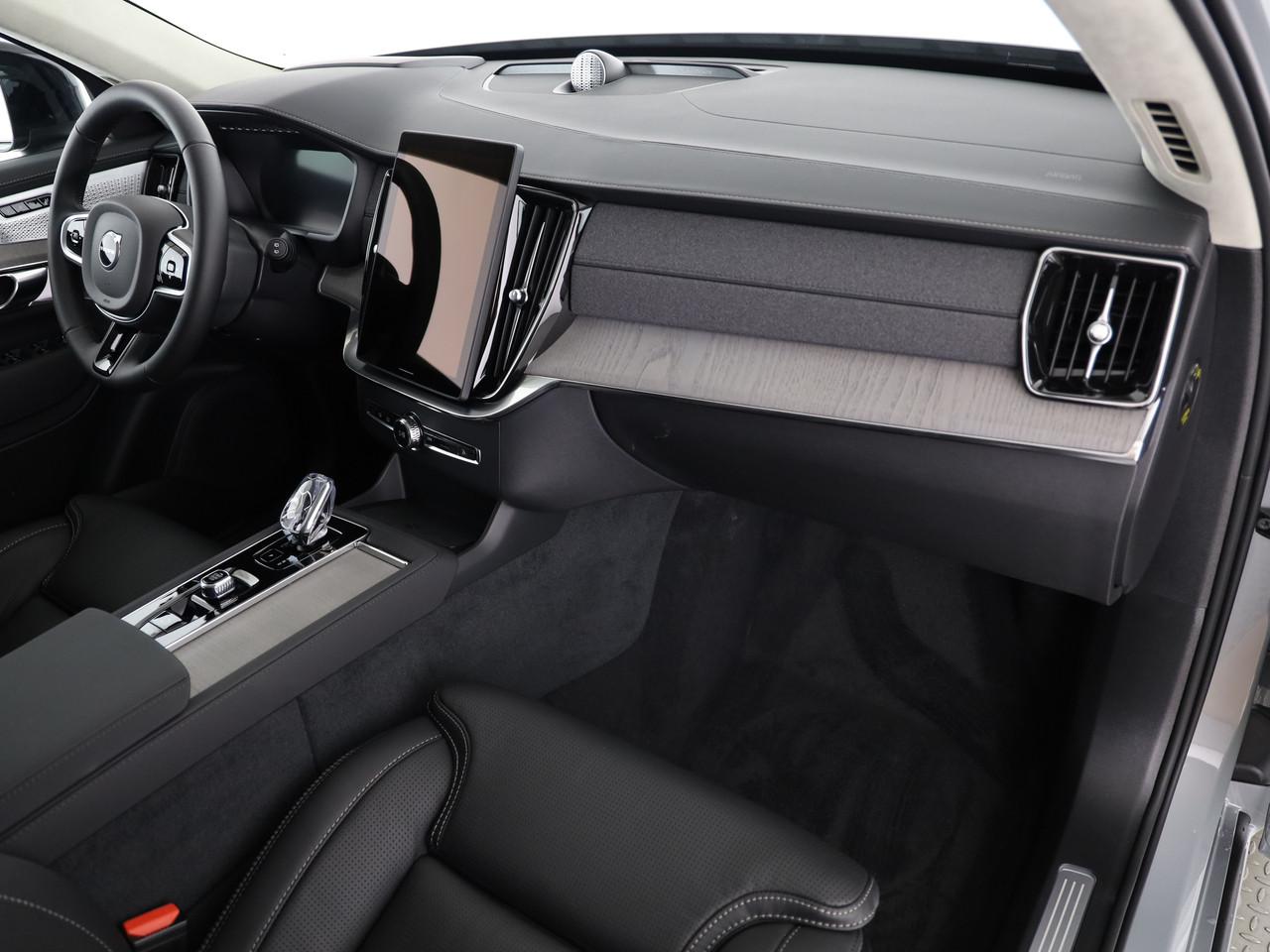 VOLVO XC90 2.0 T8 TE Black Edition AWD-image-8