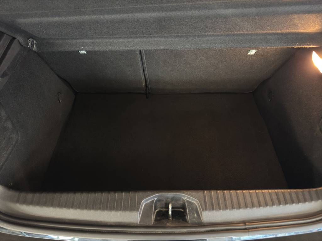 RENAULT Clio 1.6 E-Tech Edition One-image-11