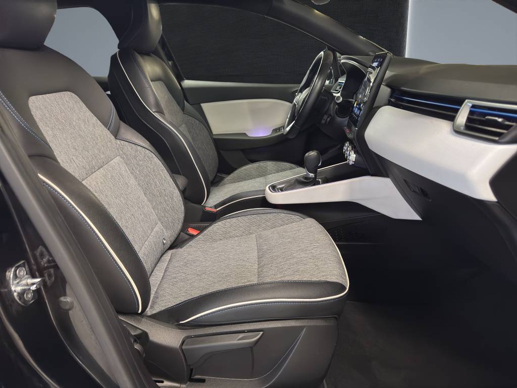 RENAULT Clio 1.6 E-Tech Edition One-image-10