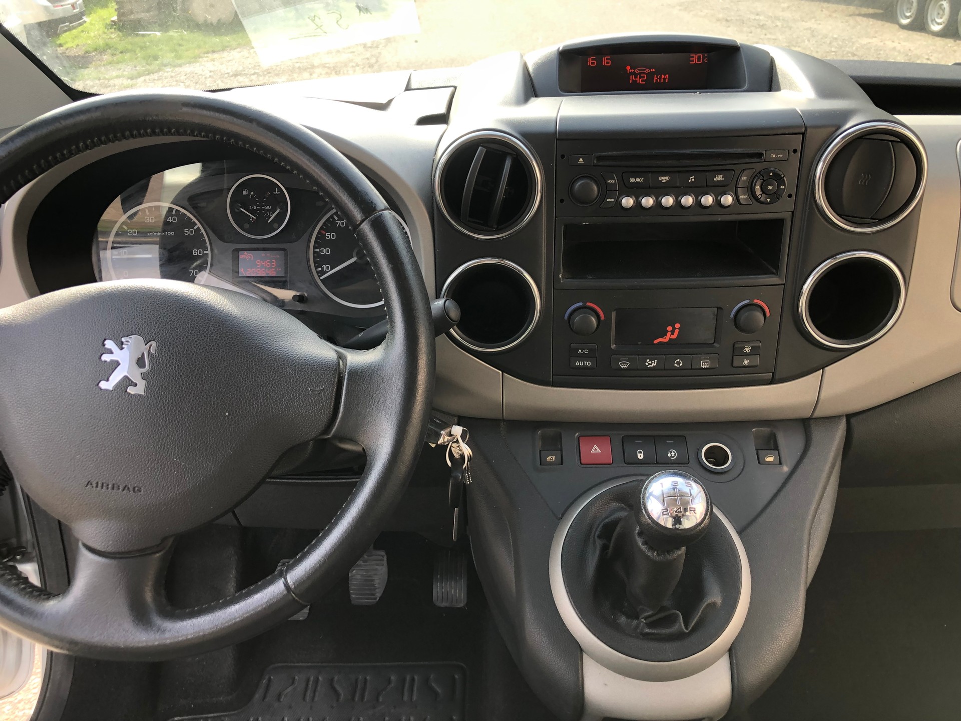 PEUGEOT Partner 1.6 HDI Trendy Clim-image-10