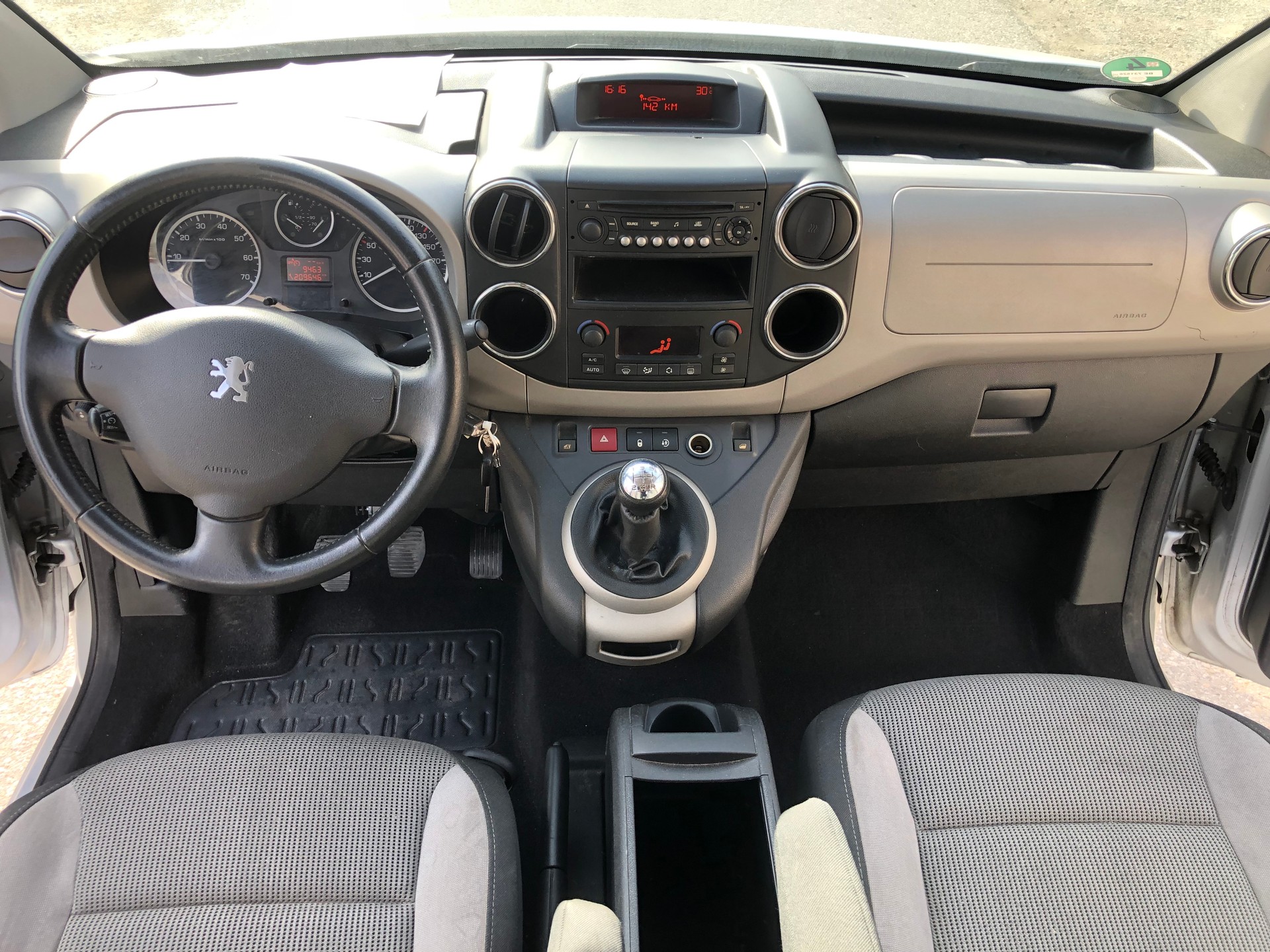 PEUGEOT Partner 1.6 HDI Trendy Clim-image-9
