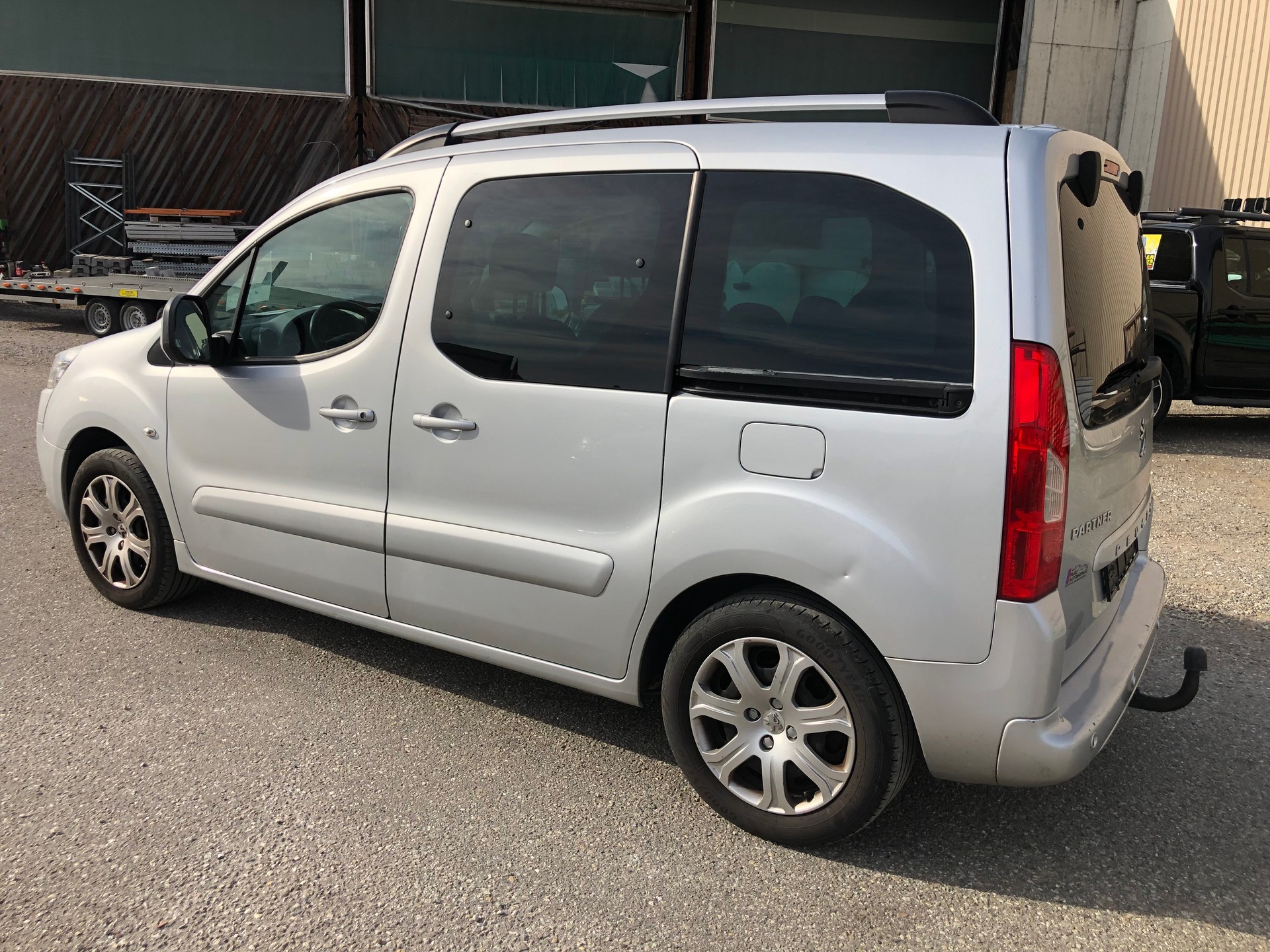 PEUGEOT Partner 1.6 HDI Trendy Clim-image-3
