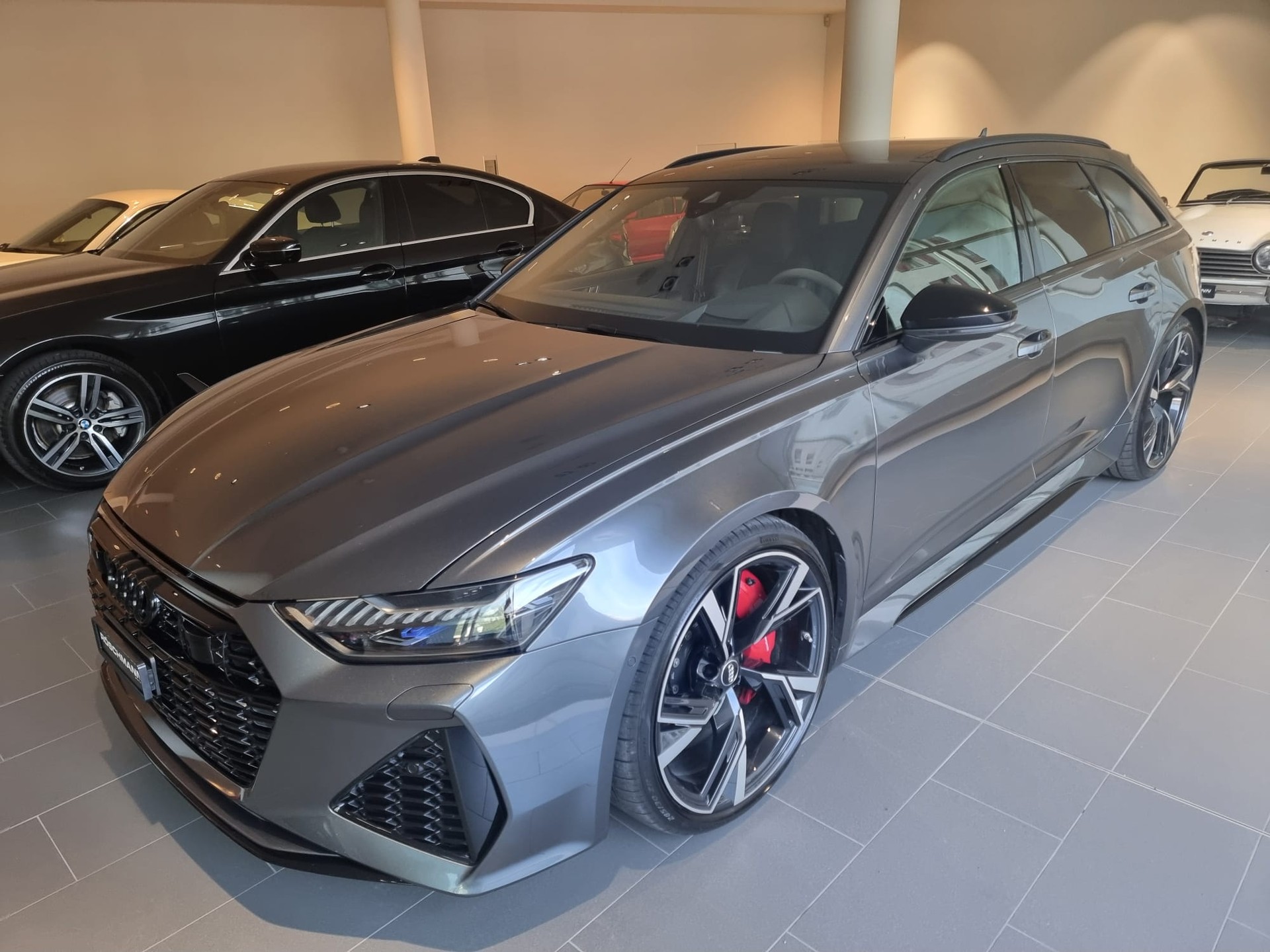 AUDI RS6 Avant 4.0 TFSI V8 quattro-image-2