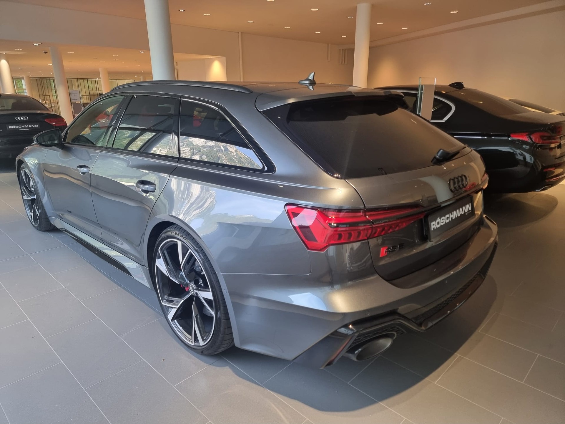 AUDI RS6 Avant 4.0 TFSI V8 quattro-image-3