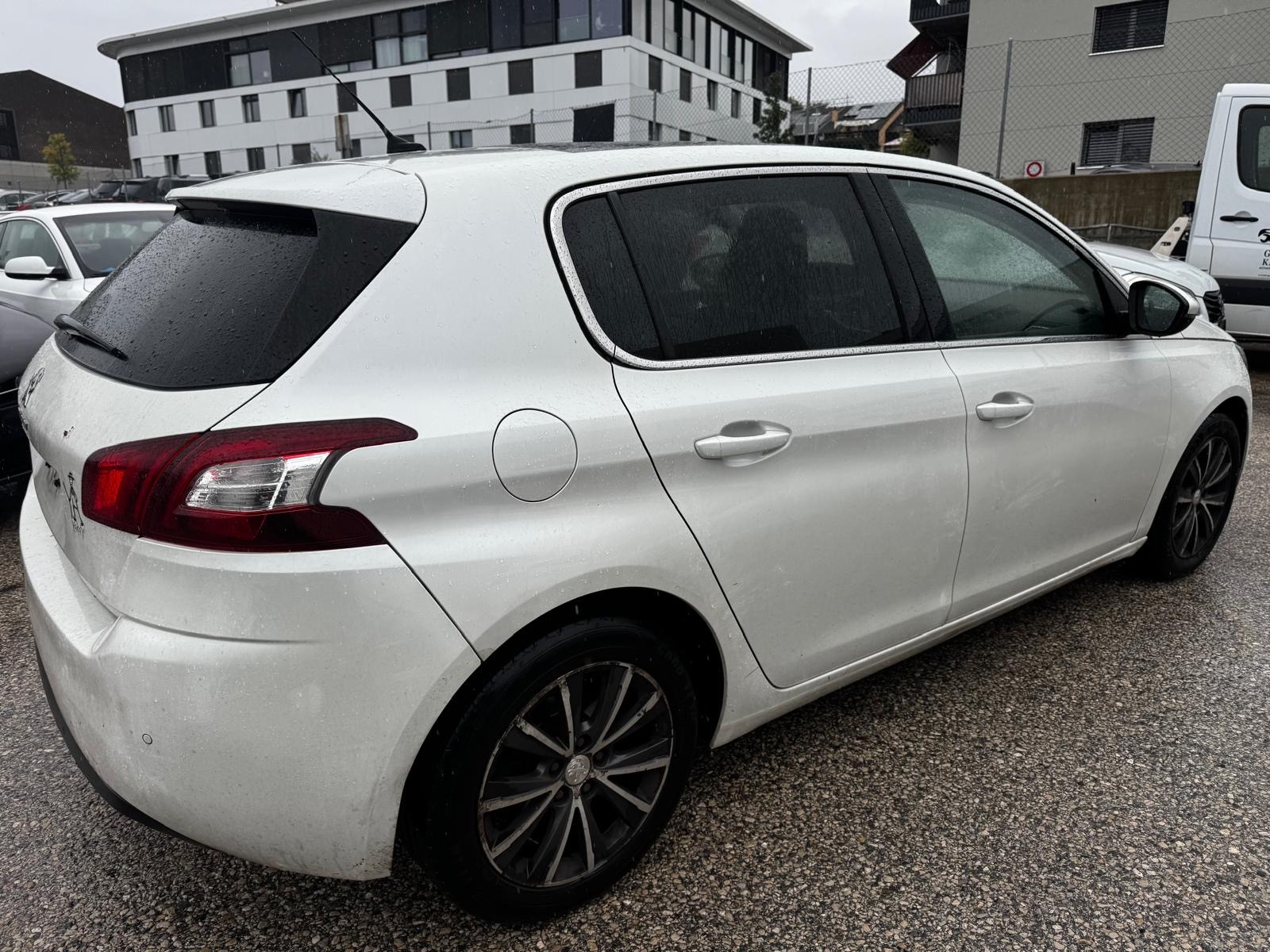 PEUGEOT 308 1.6 THP Style-image-3