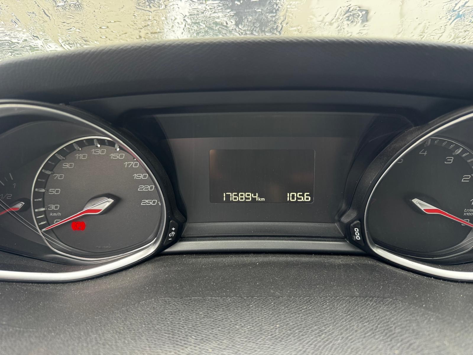 PEUGEOT 308 1.6 THP Style-image-10