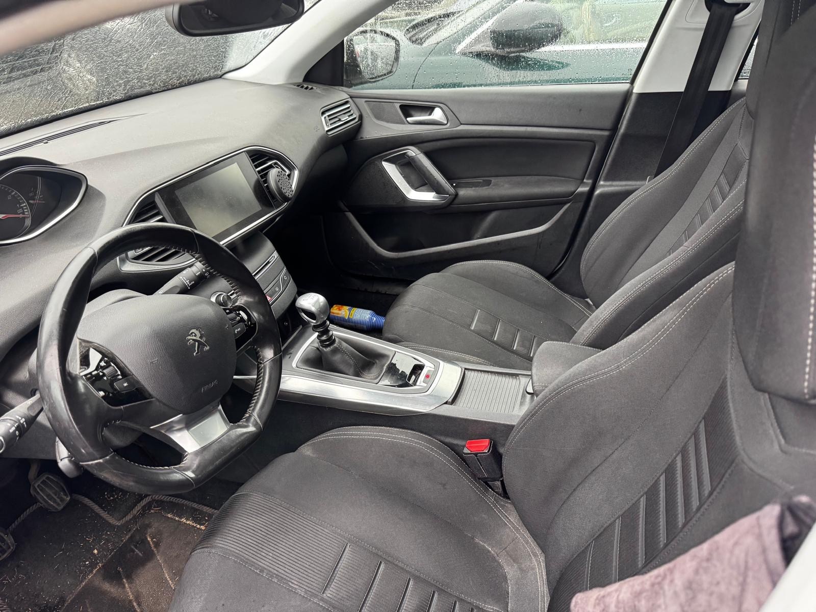 PEUGEOT 308 1.6 THP Style-image-12